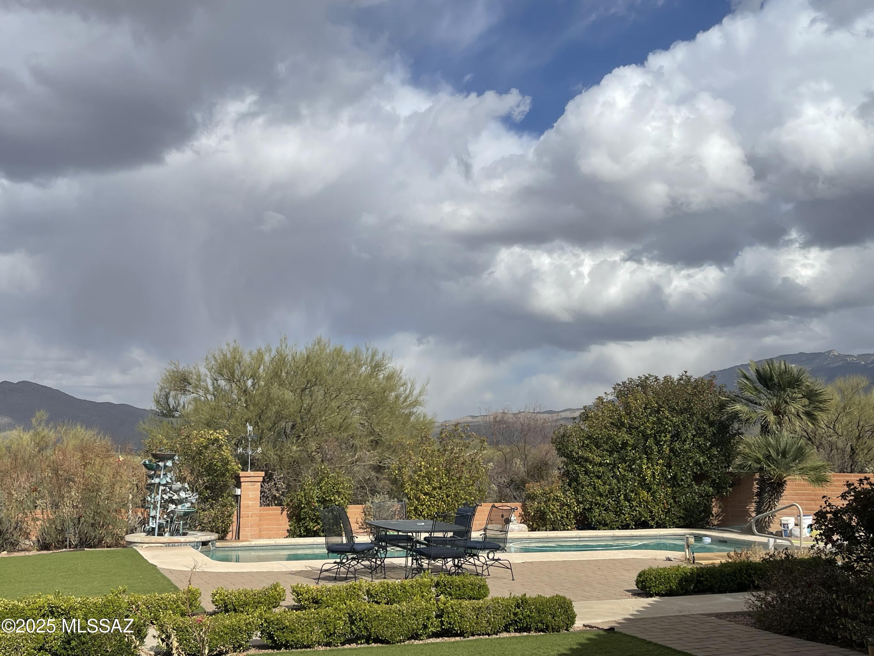 942 N Rancho Del Jefe Loop