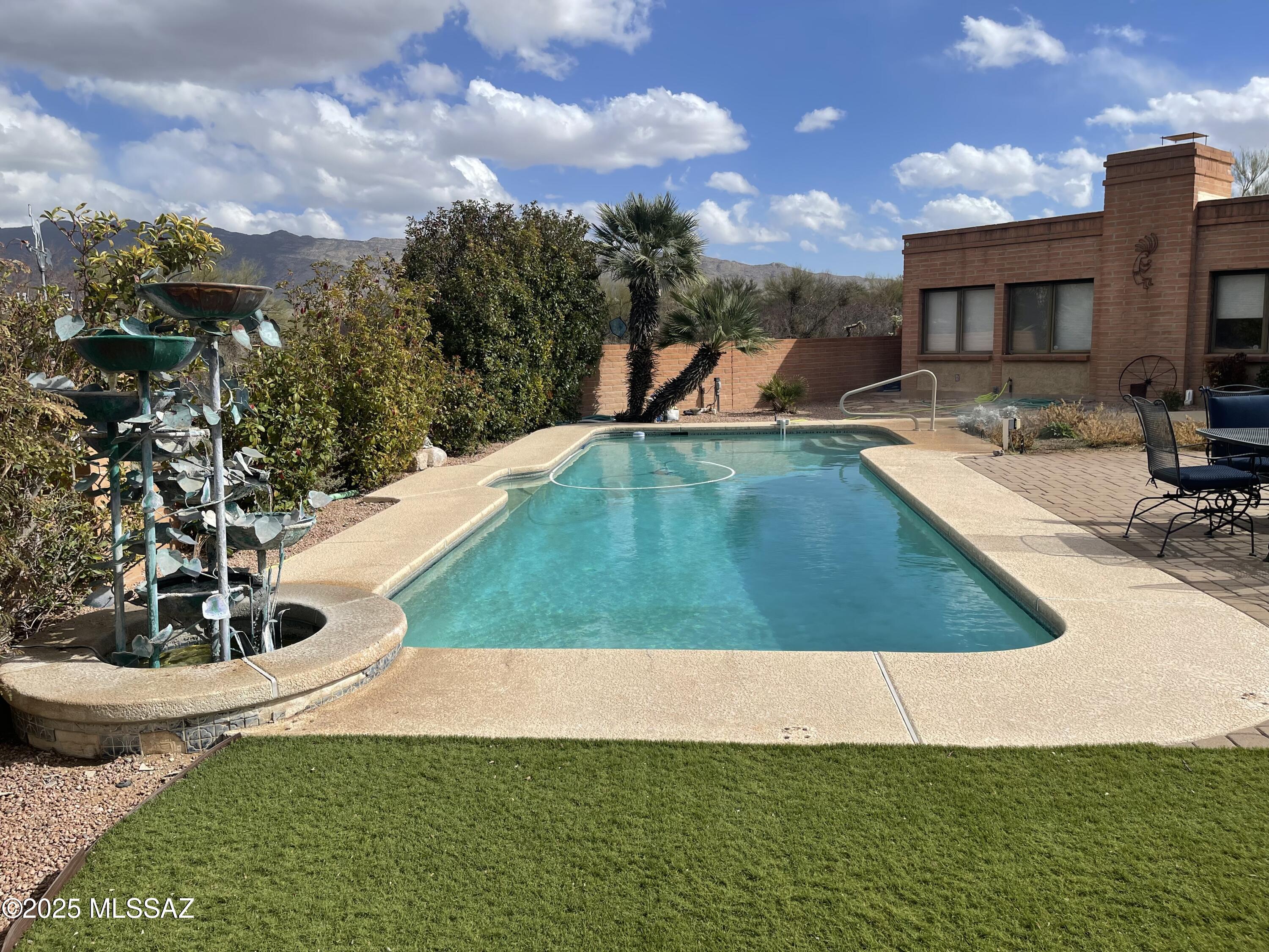 942 N Rancho Del Jefe Loop
