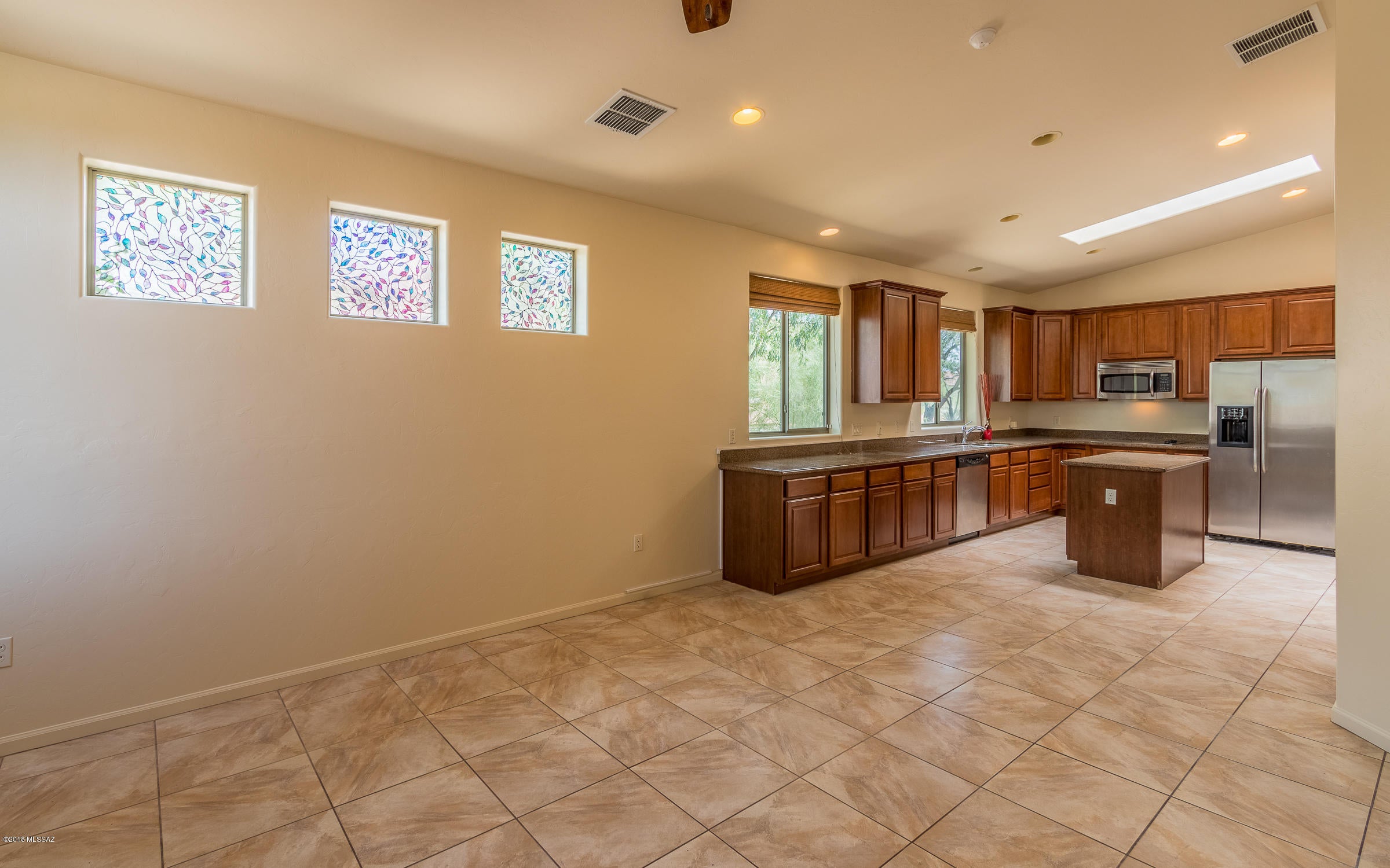 Loma Alta (1-89) - Residential Lease