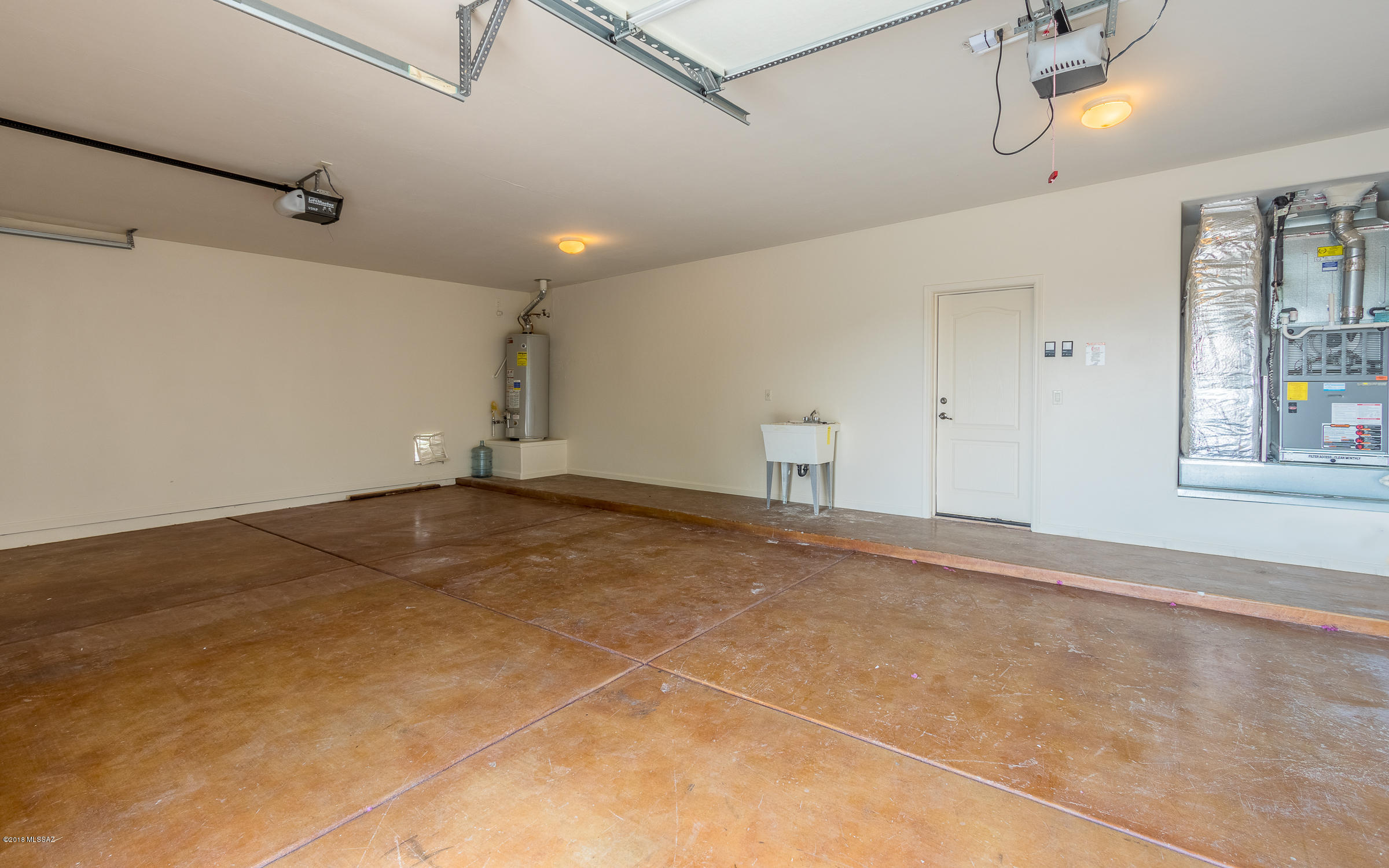 Loma Alta (1-89) - Residential Lease