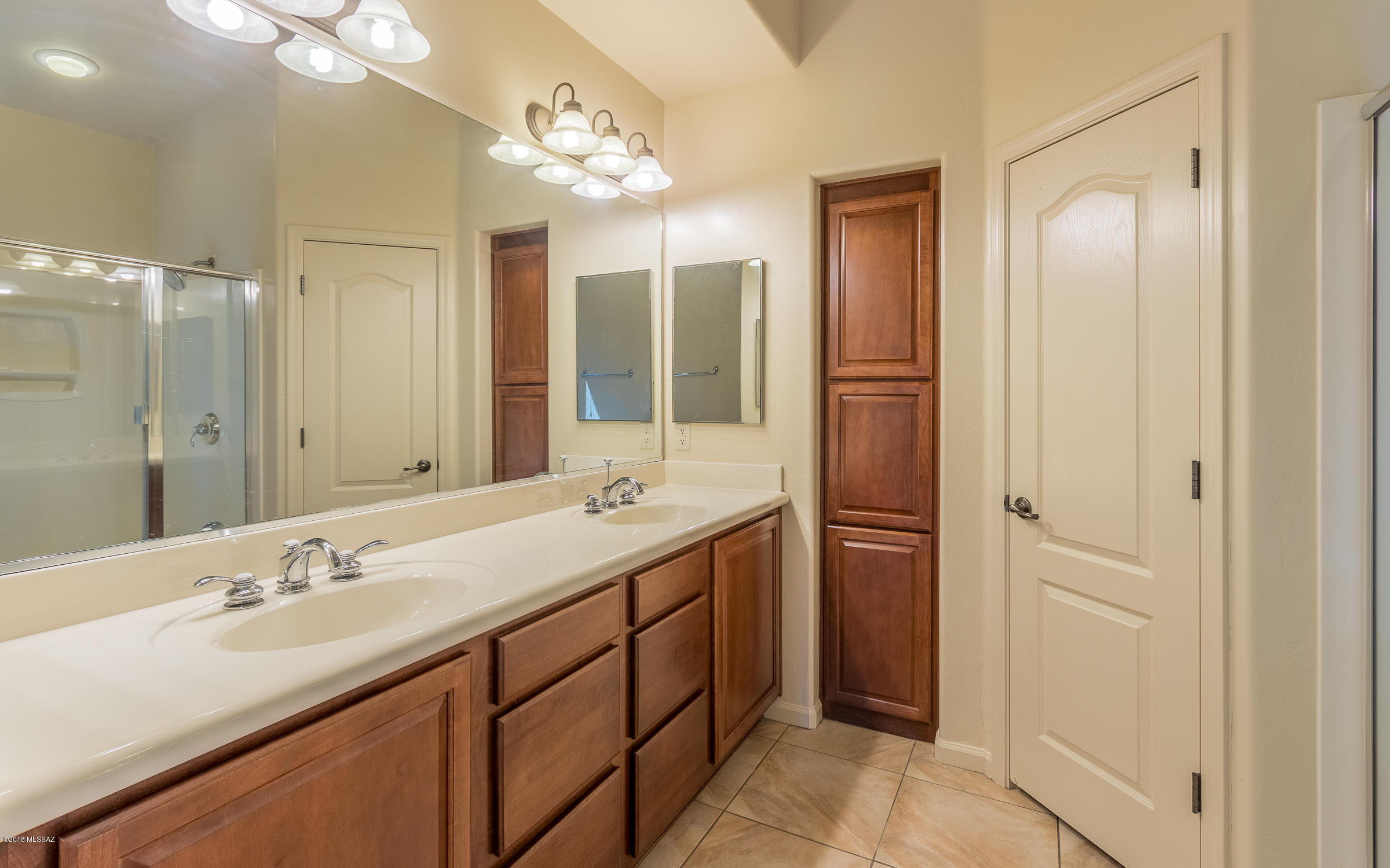 Loma Alta (1-89) - Residential Lease