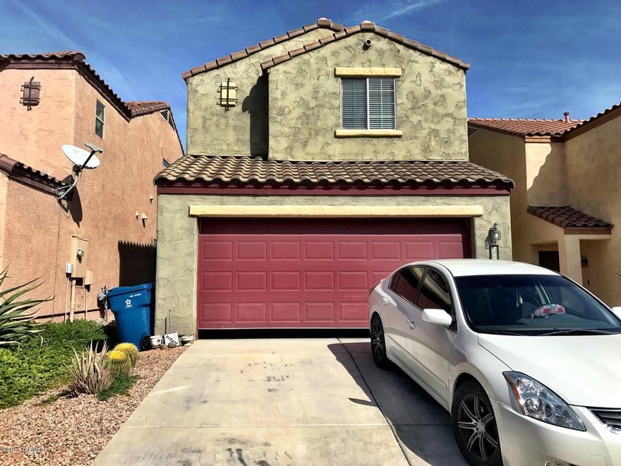 Beautiful 3 Bed, 3 Bath house in the desirable Rancho Sahuarita. Large, open kitchen design with center
island and lots of cabinet space. Tile floors throughout the first level, large master suite with walk-in closet. Move-in-ready. Enjoy the amazing
features of Rancho Sahuarita; pool, lake, parks, etc.!