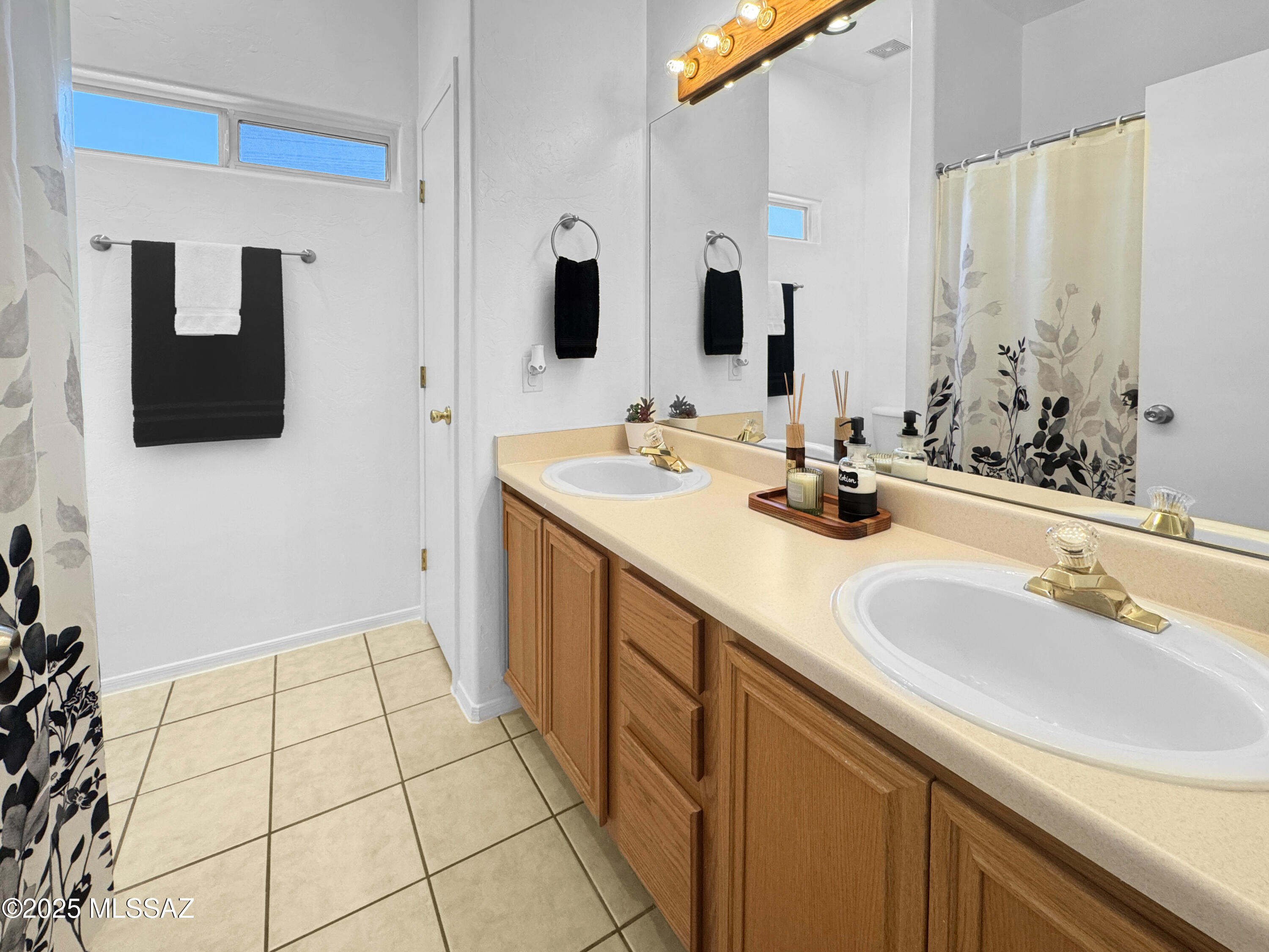 New Tucson Unit NO. 27 - Residential