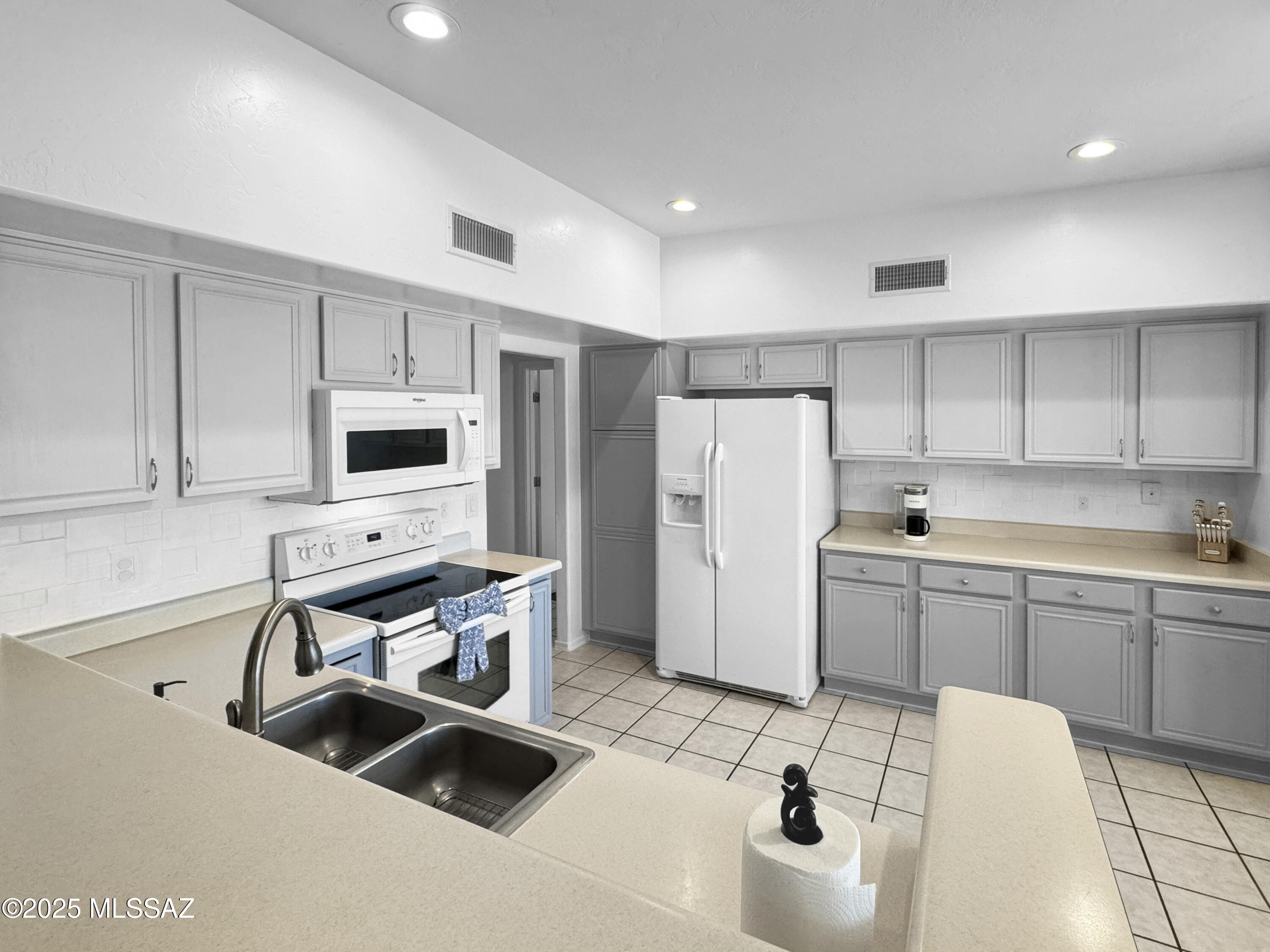 New Tucson Unit NO. 27 - Residential