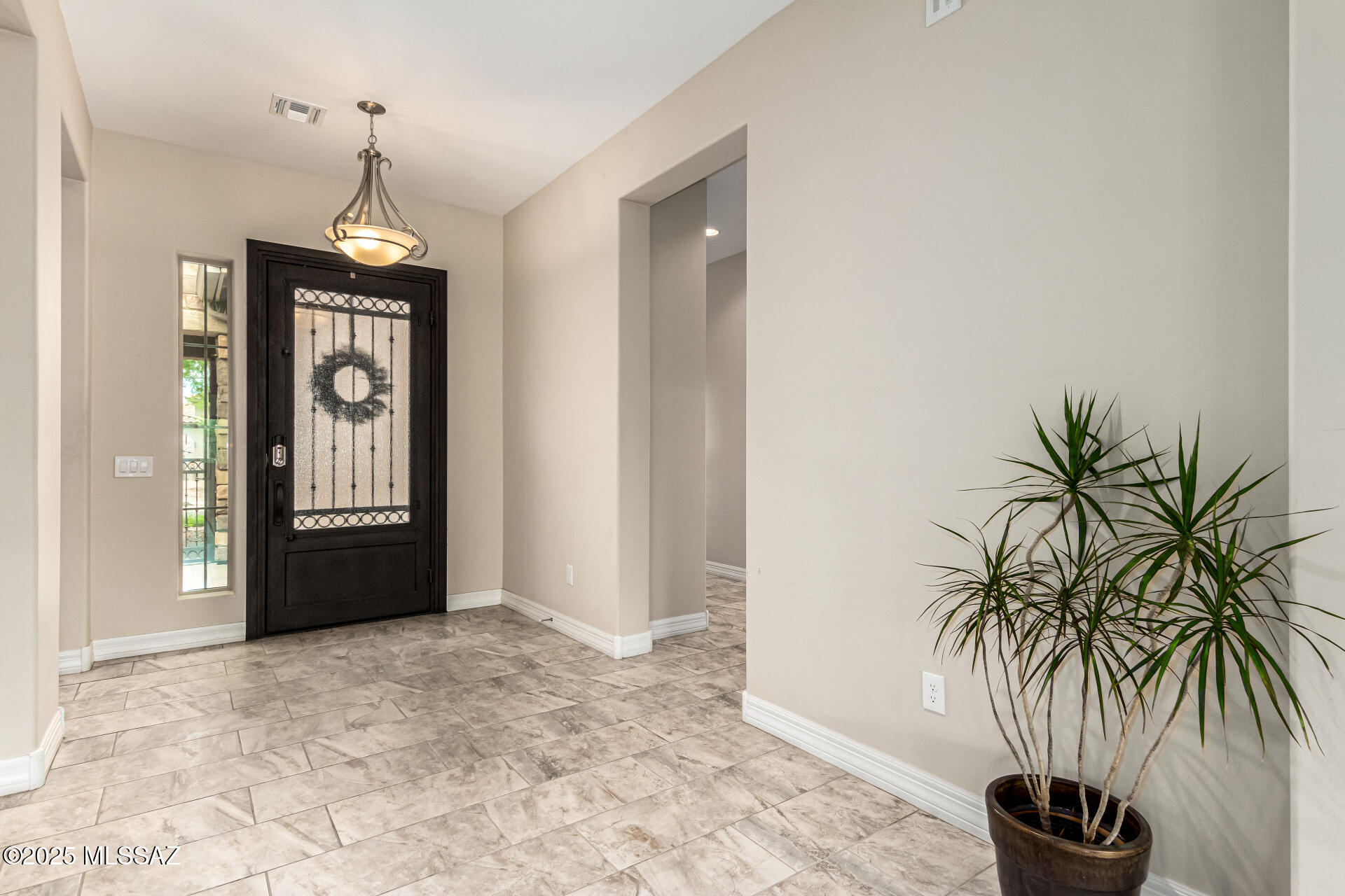 961 W Golden Barrel Court