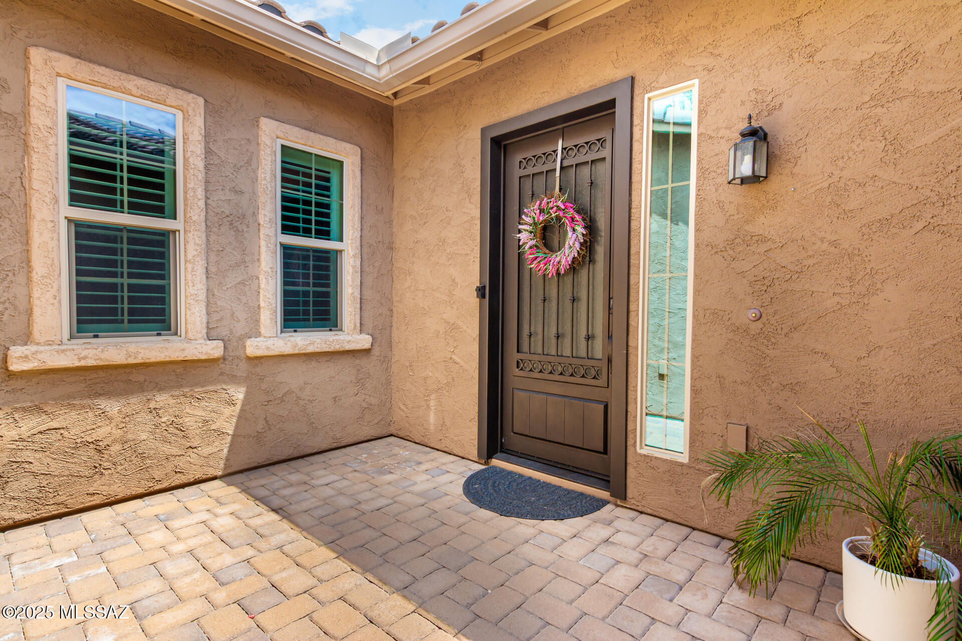 961 W Golden Barrel Court