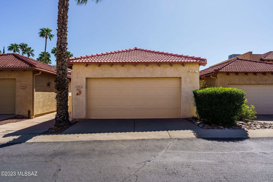 Range Price 279,000-289,000. This spacious single story townhome is located in the desirable Belle Vista Townhome community.  The kitchen is open to a great room with granite countertops, undermount sink, spray faucet, cooktop, stainless steel appliances that include:  a built in oven, microwave, dishwasher and a side by side refrigerator with a water/ice dispenser and a pantry. 
The great room has ceramic tile, a ceiling fan and a sliding glass door to the patio. Enjoy the covered patio and the extended brick paver patio. 2 Car garage with extra storage. Extra features include: Gutters, security screen doors, and large bedrooms. The tennis courts, pool and spa are conveniently located within walking distance of the home.
