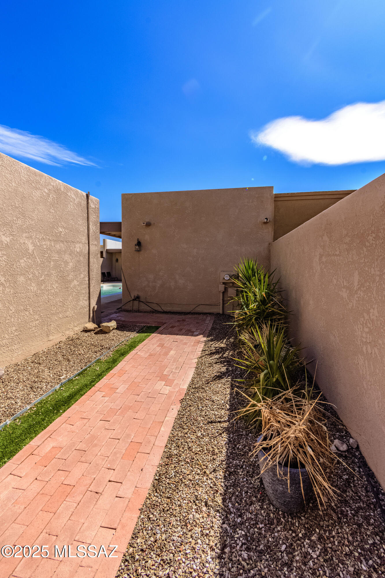 1329 W Placita Plata