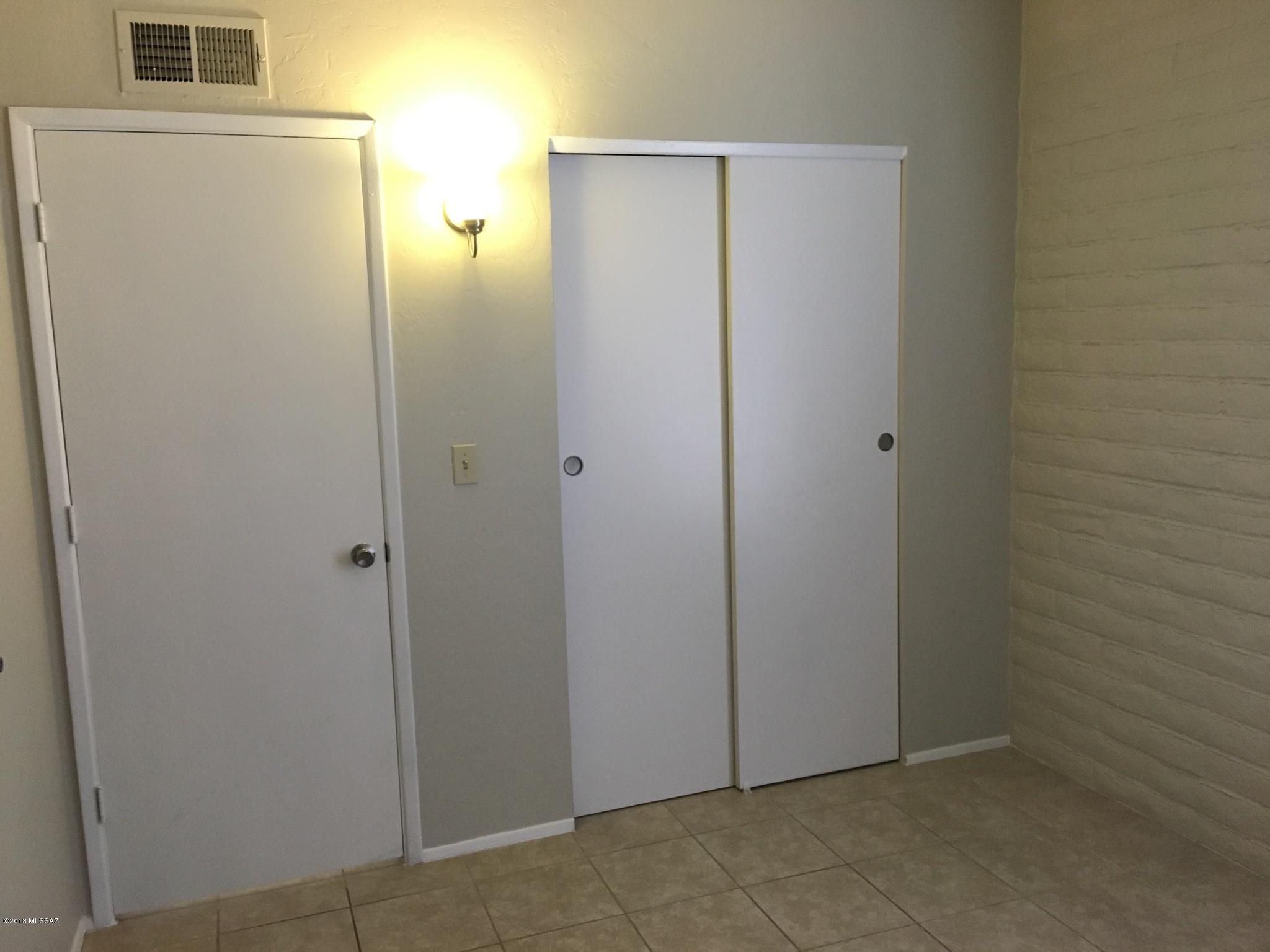 Vista Del Prado (1-274) - Residential Lease