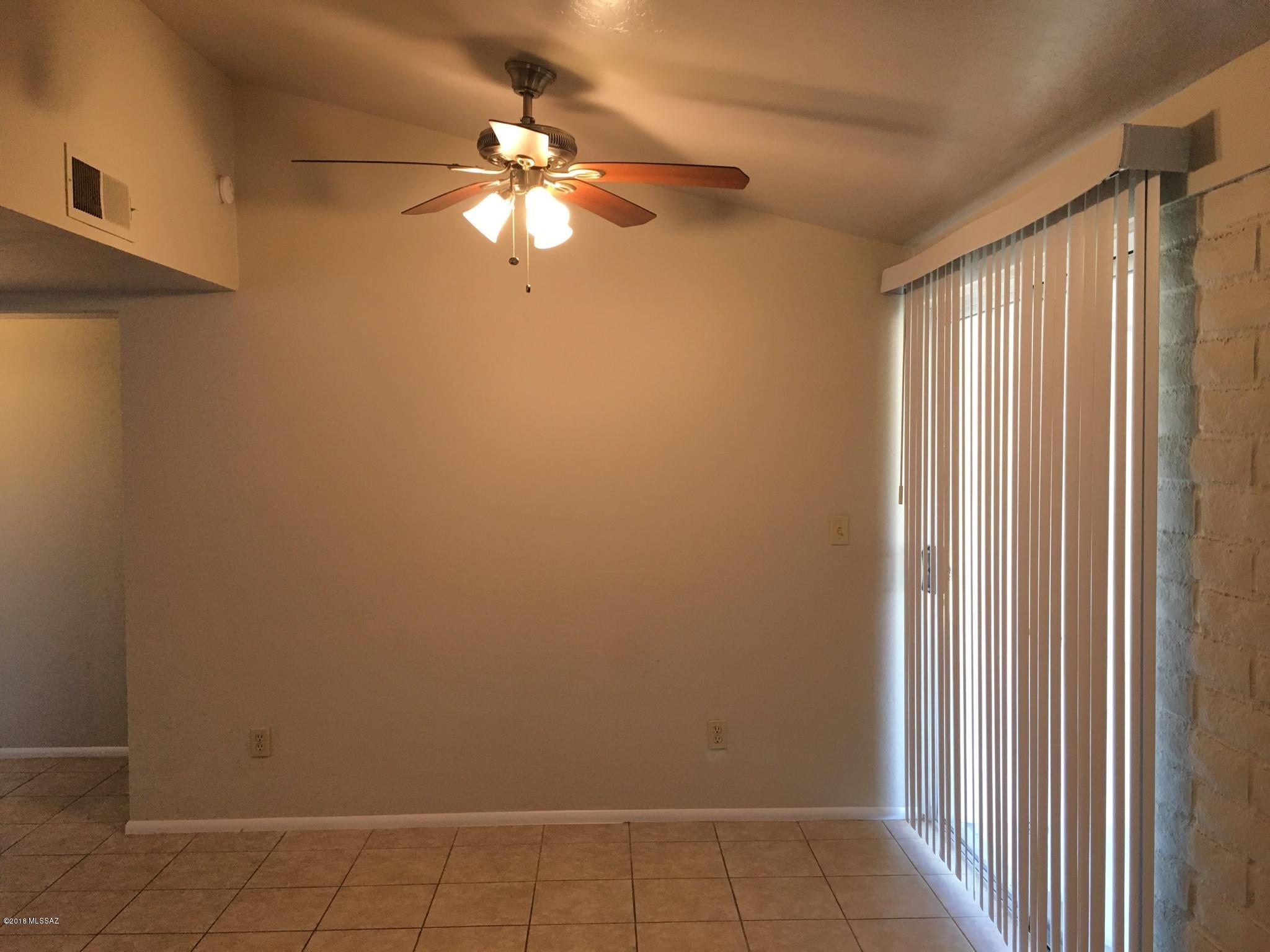 Vista Del Prado (1-274) - Residential Lease