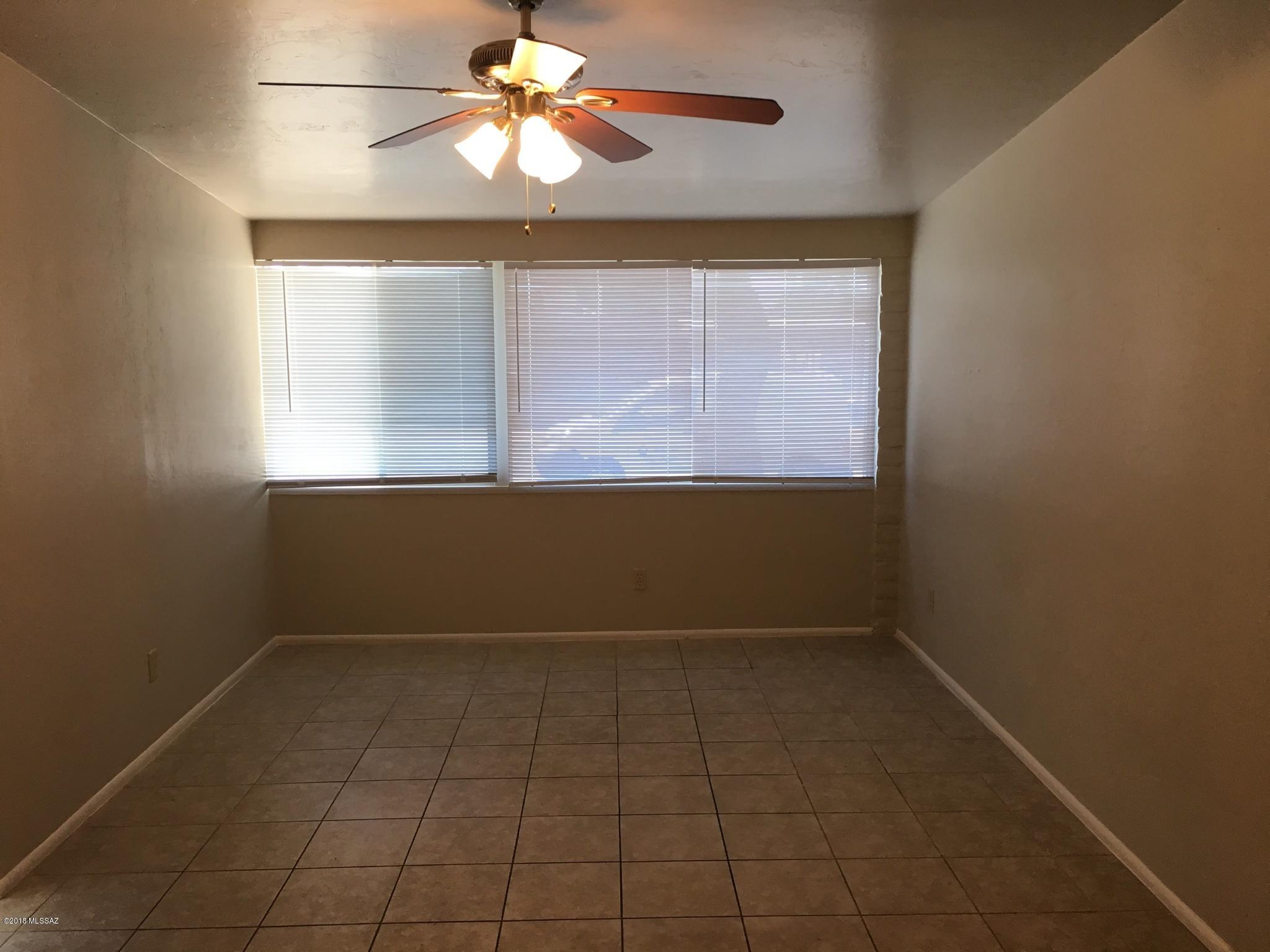 Vista Del Prado (1-274) - Residential Lease