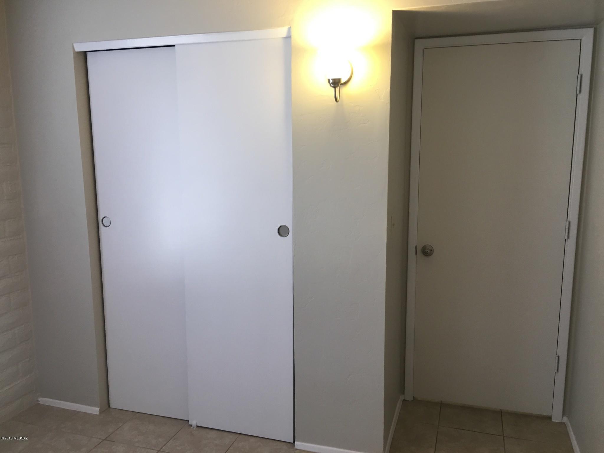 Vista Del Prado (1-274) - Residential Lease