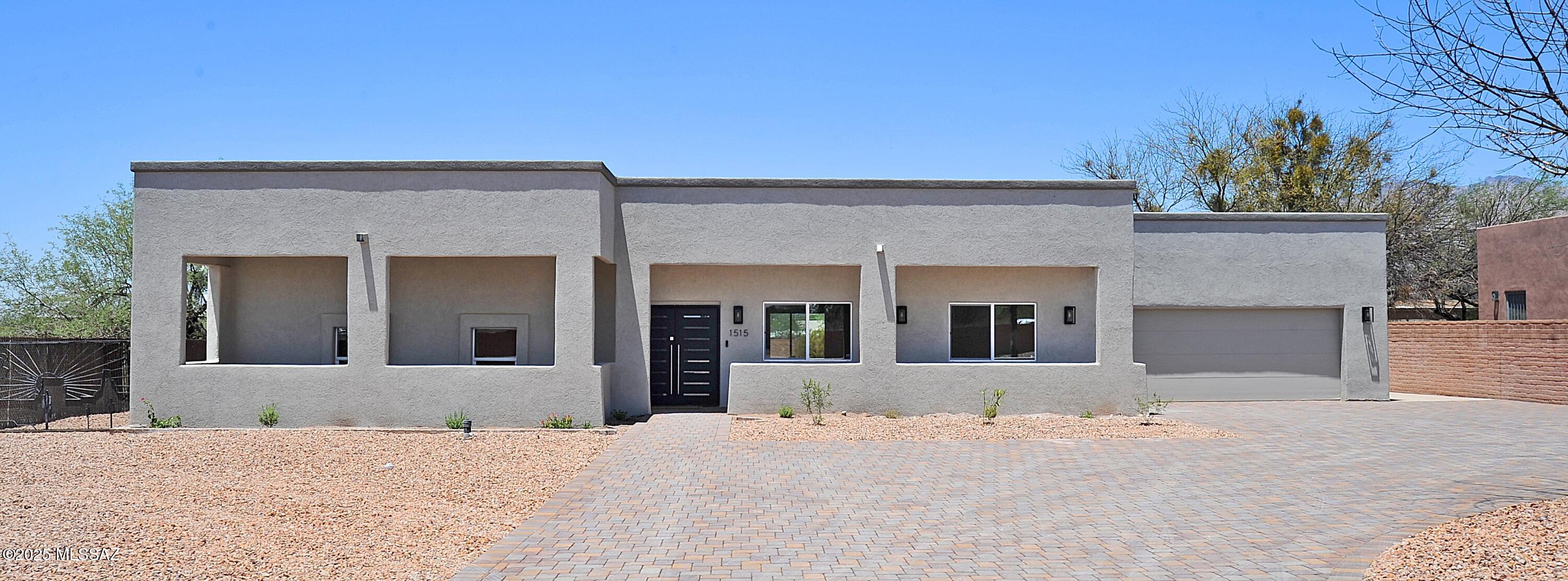 1515 E Kleindale Road