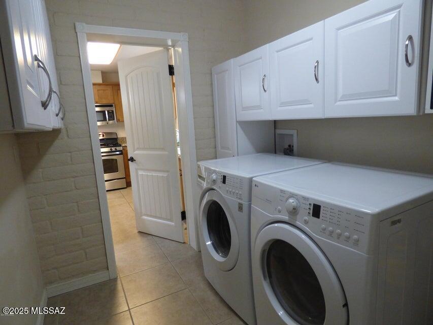 Tucson, Arizona 85710, United States, 3 Bedrooms Bedrooms, ,2 BathroomsBathrooms,Residential,Active,173097