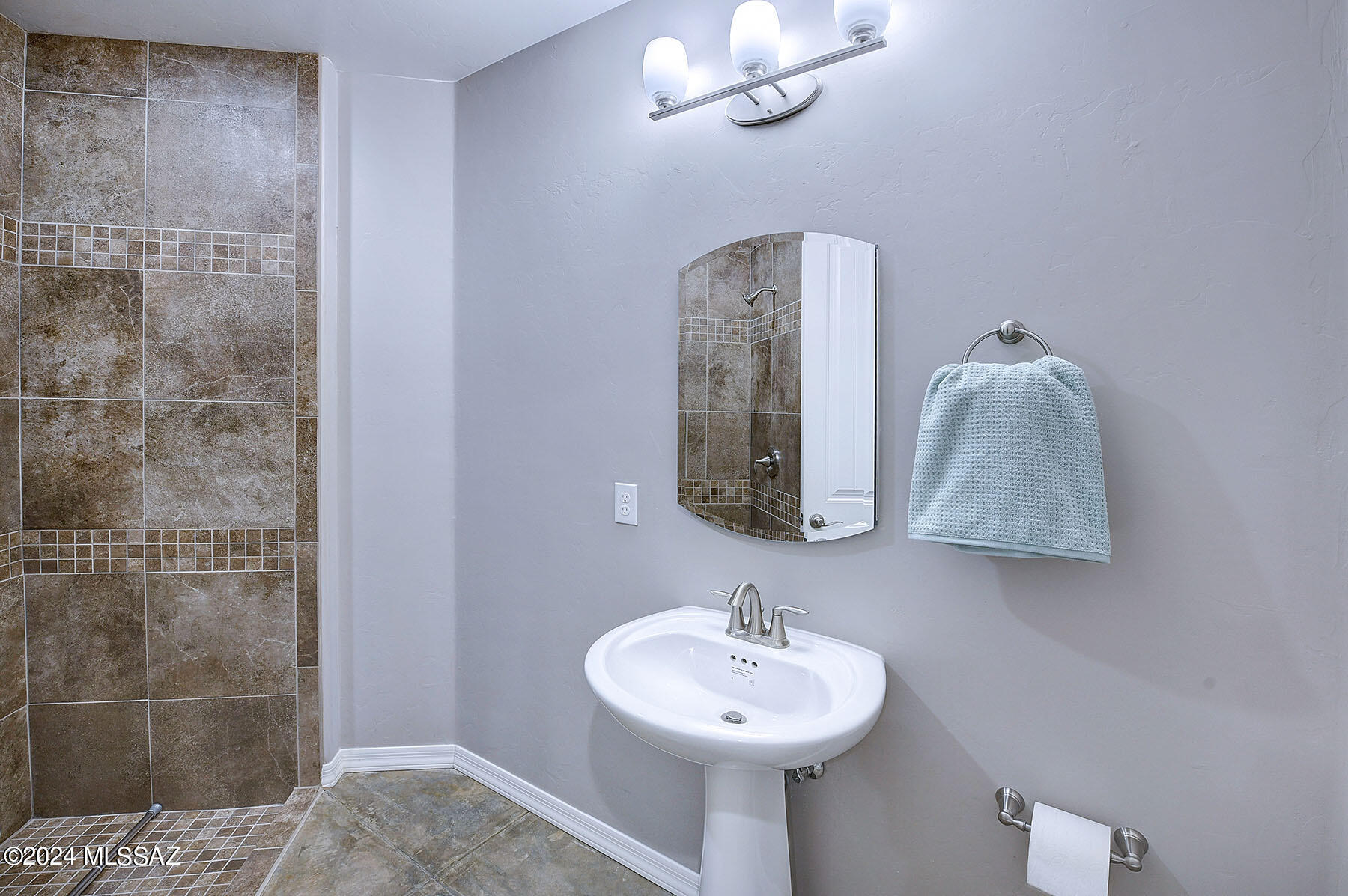 Colonia Real (1-50) - Residential