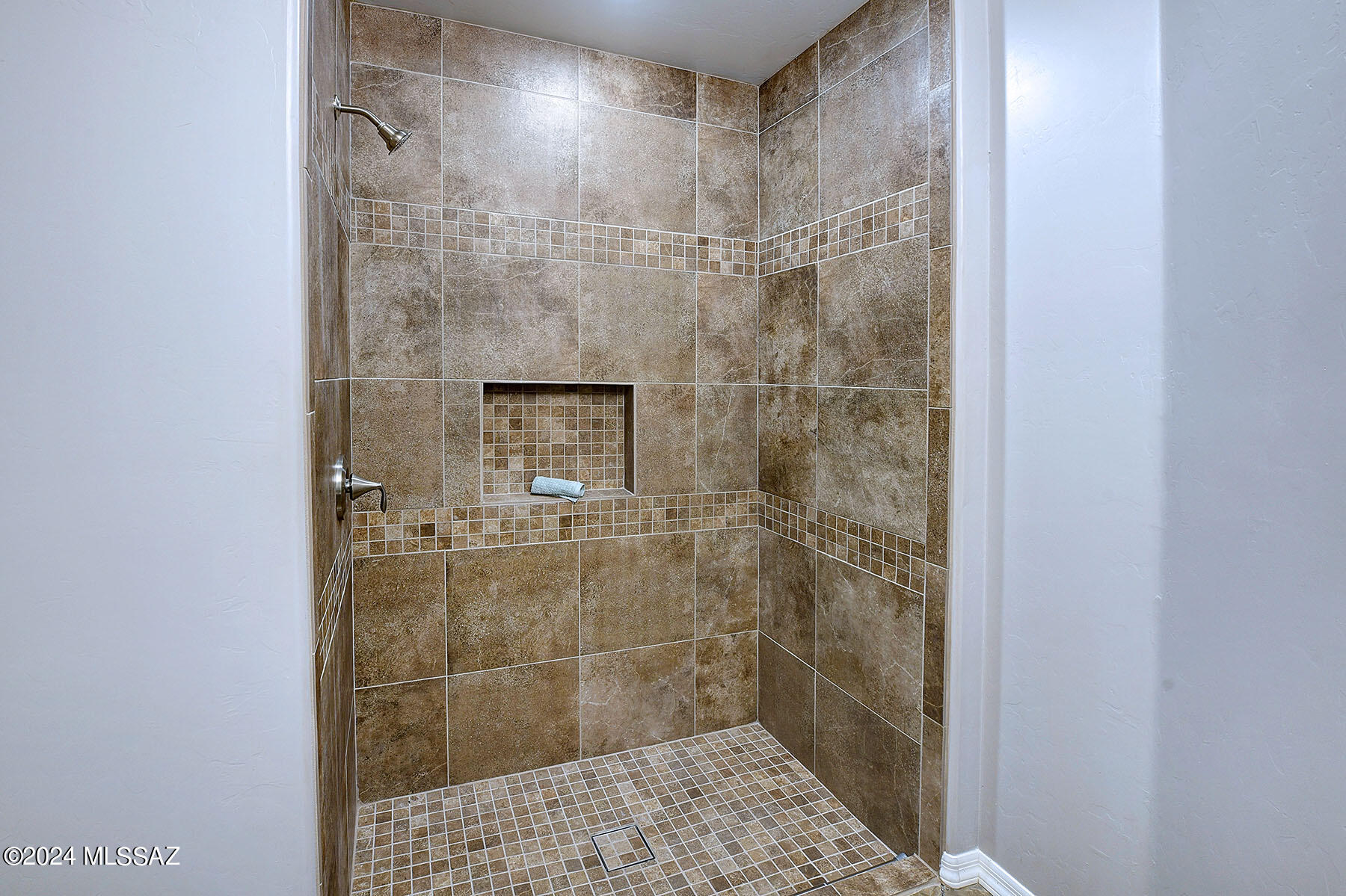 Colonia Real (1-50) - Residential