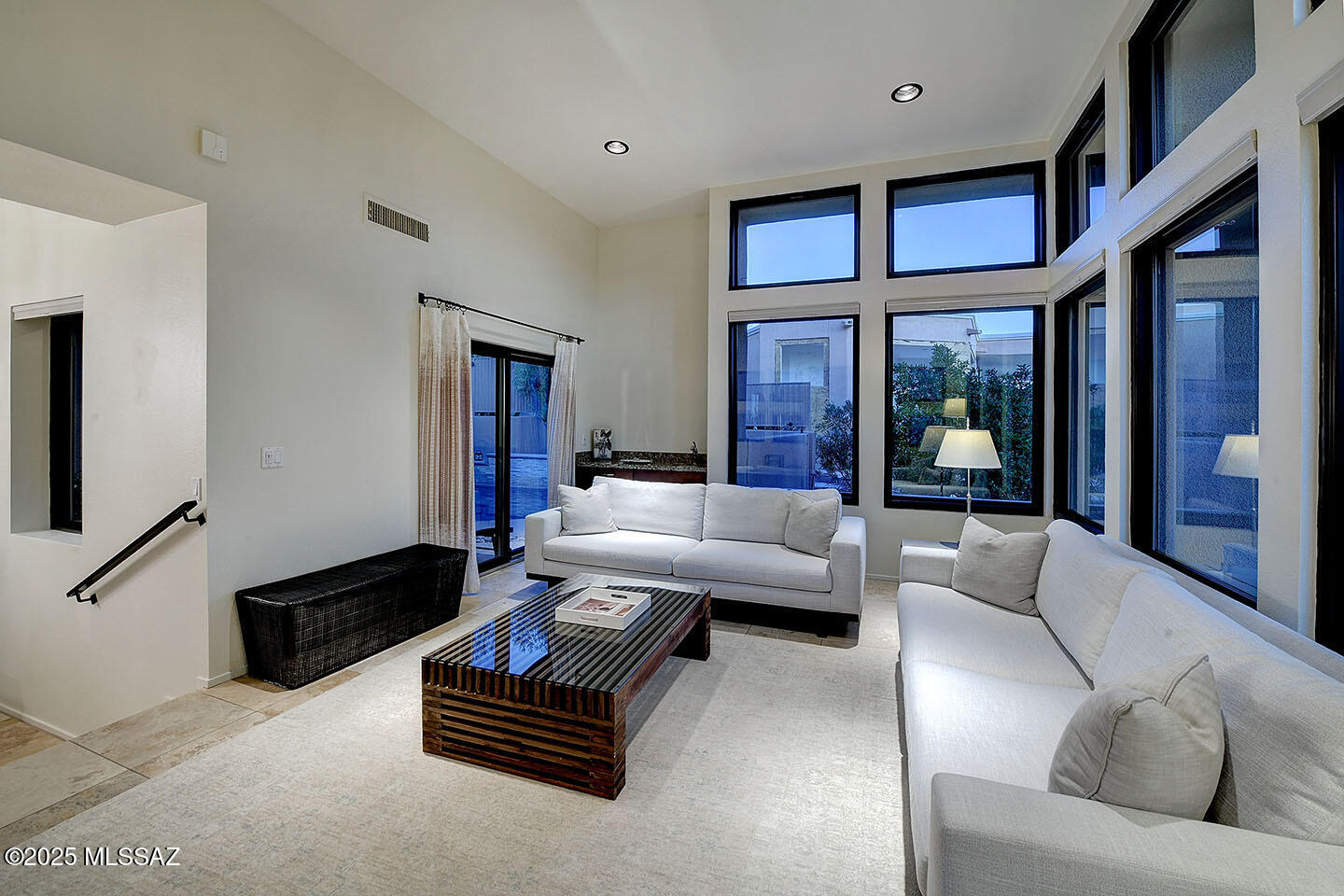 6530 N Finisterra