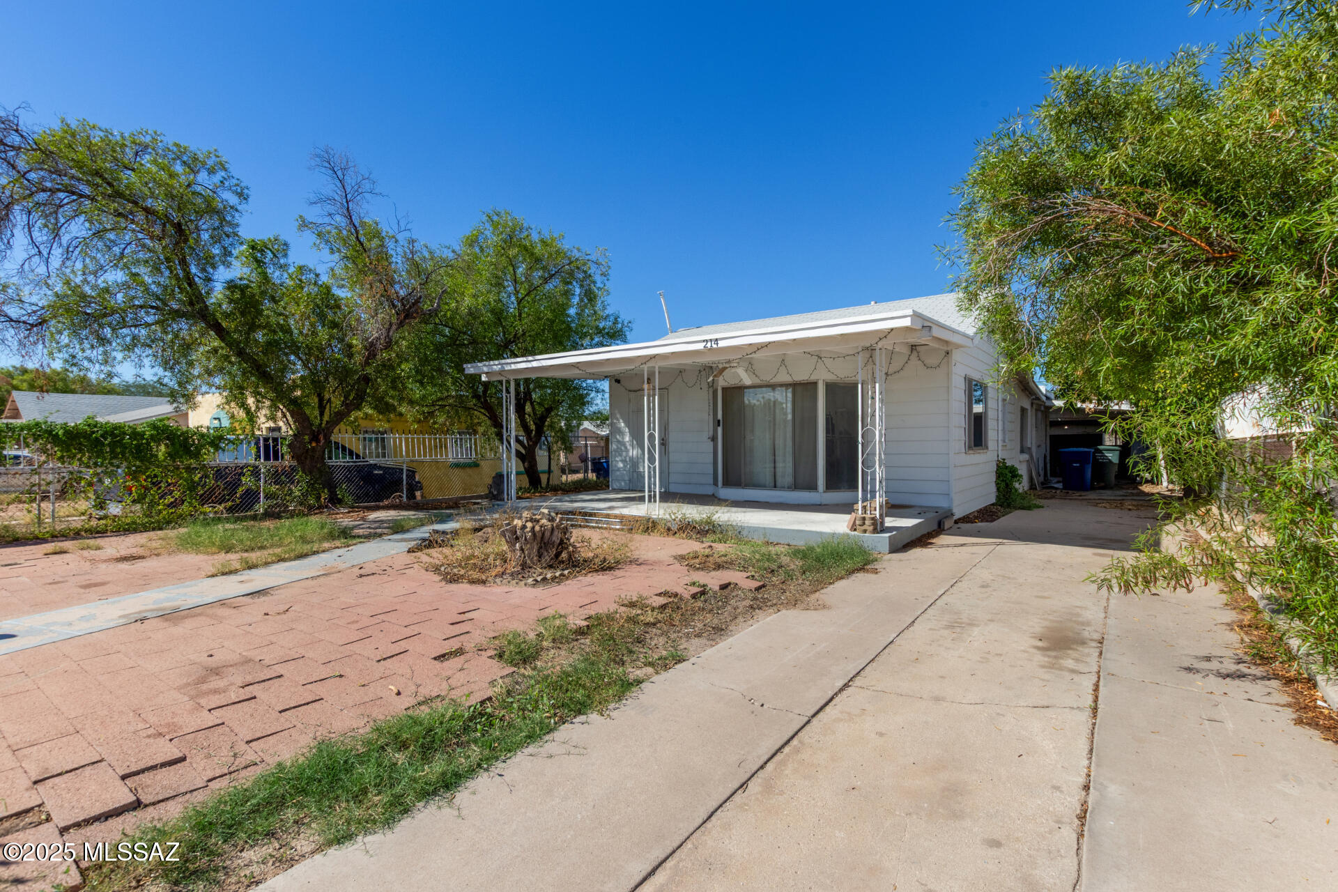 214 W Palmdale Street