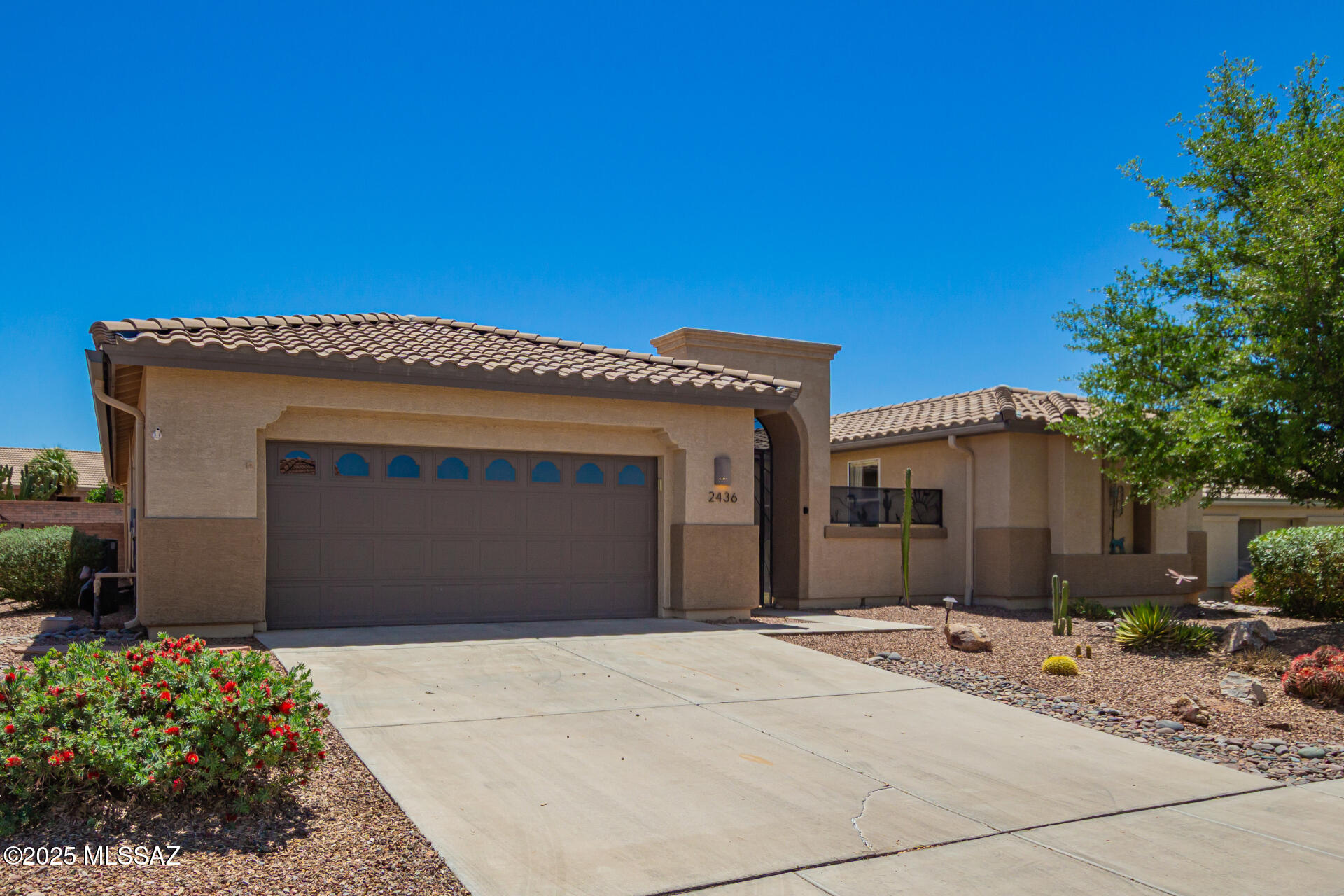2436 E Desert Pueblo Pass