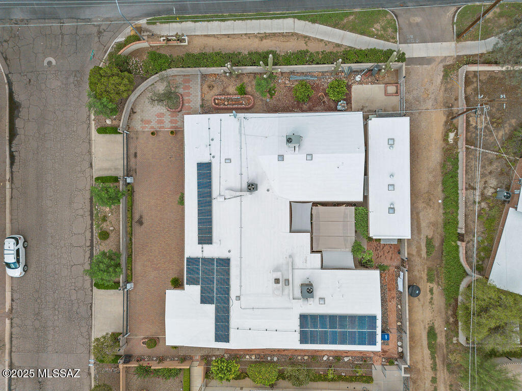 6301 E Calle De San Alberto