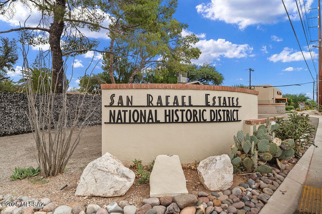 6301 E Calle De San Alberto