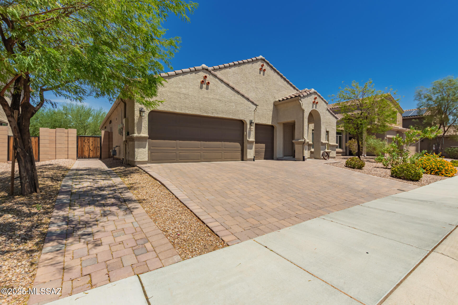9748 N Havenwood Way
