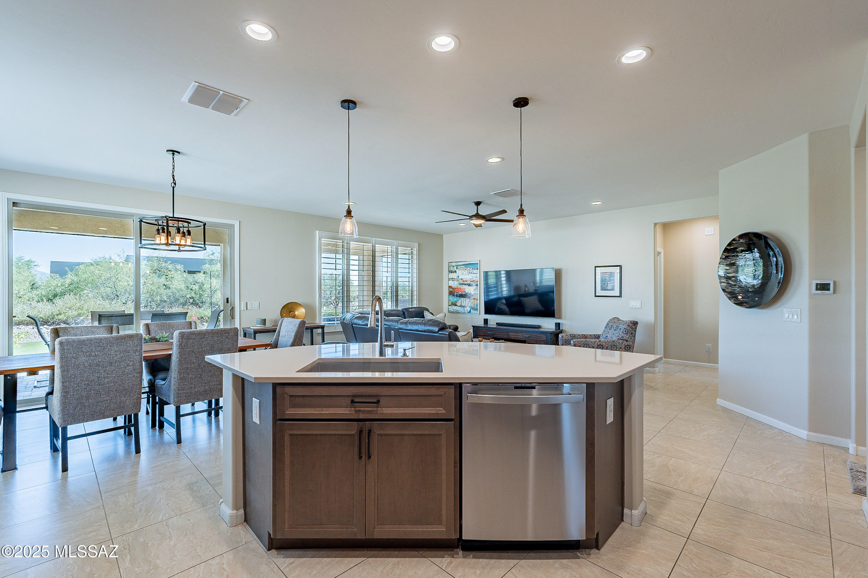 2556 E Josephine View Drive