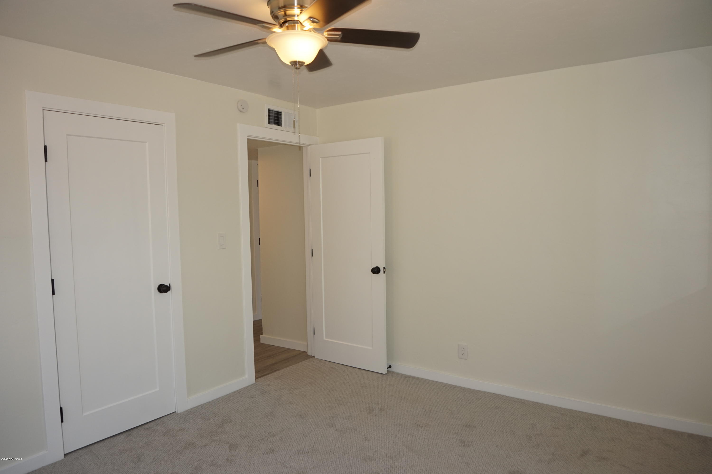 Country Club Manor - Residential