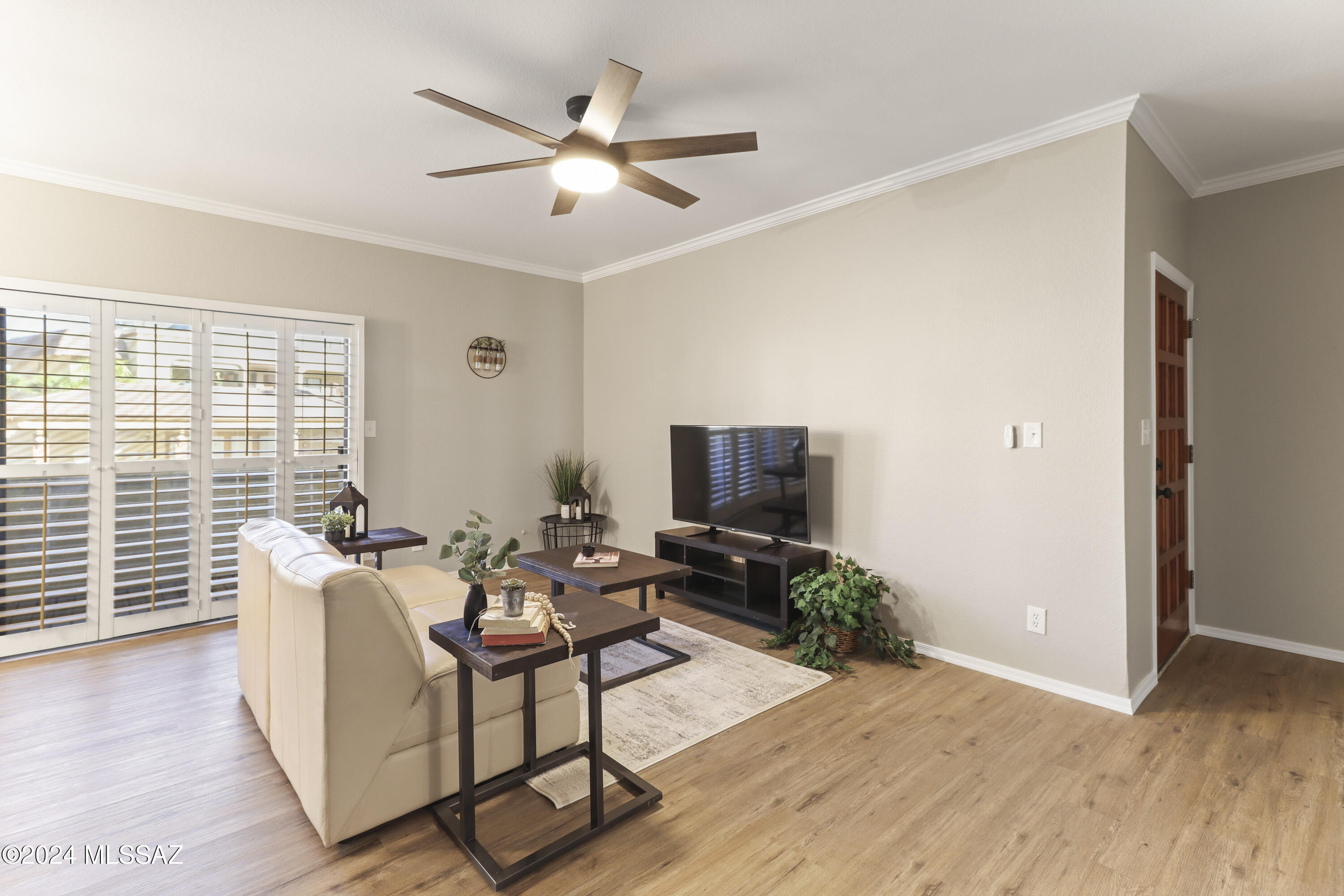 5500 N Valley View Road 211