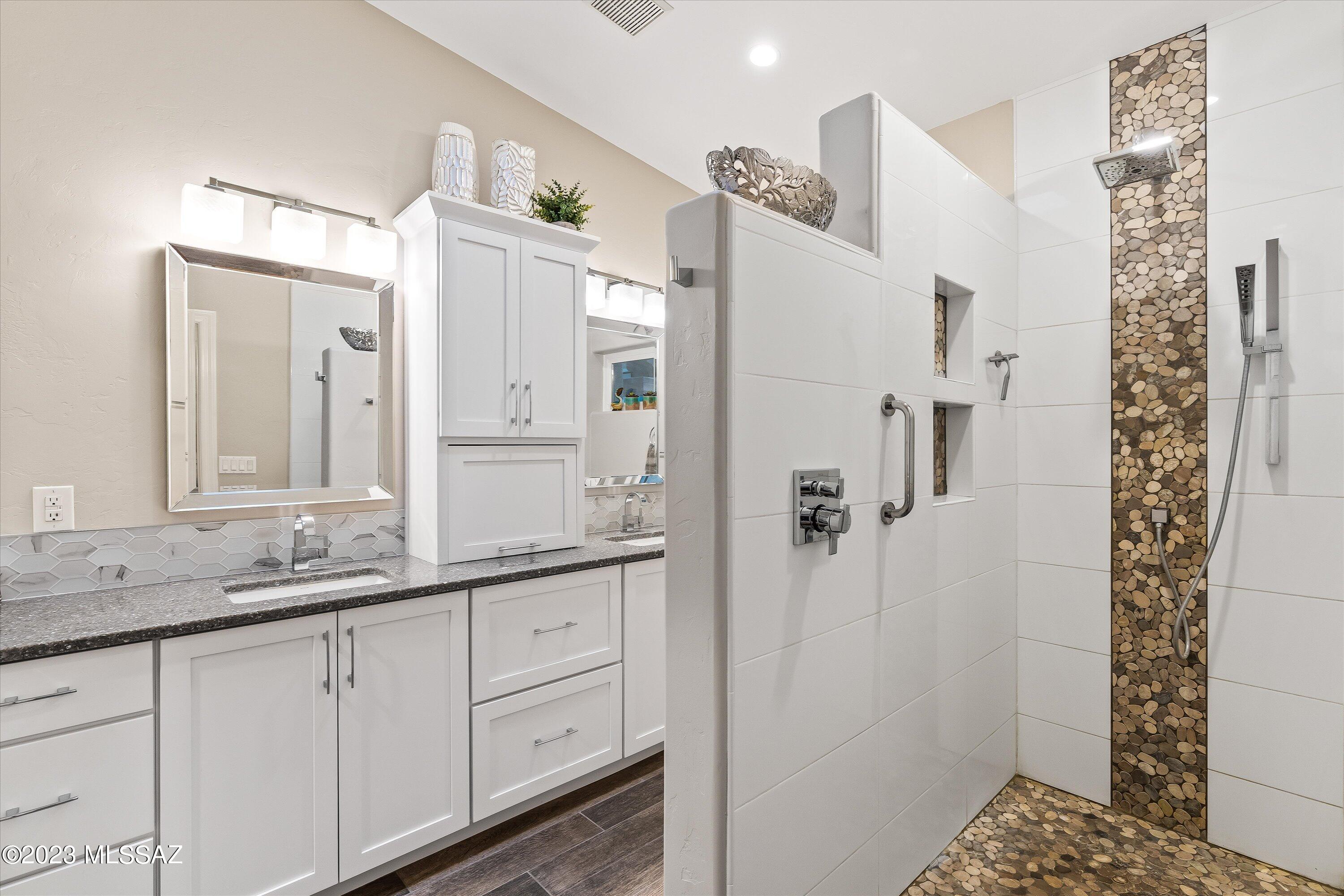 Window Rock At La Reserve - Residential