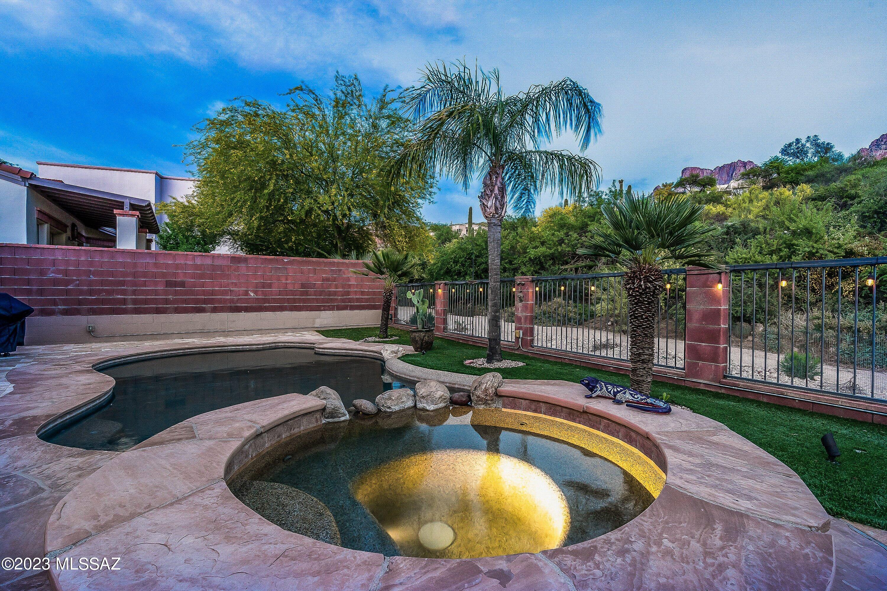 Window Rock At La Reserve - Residential