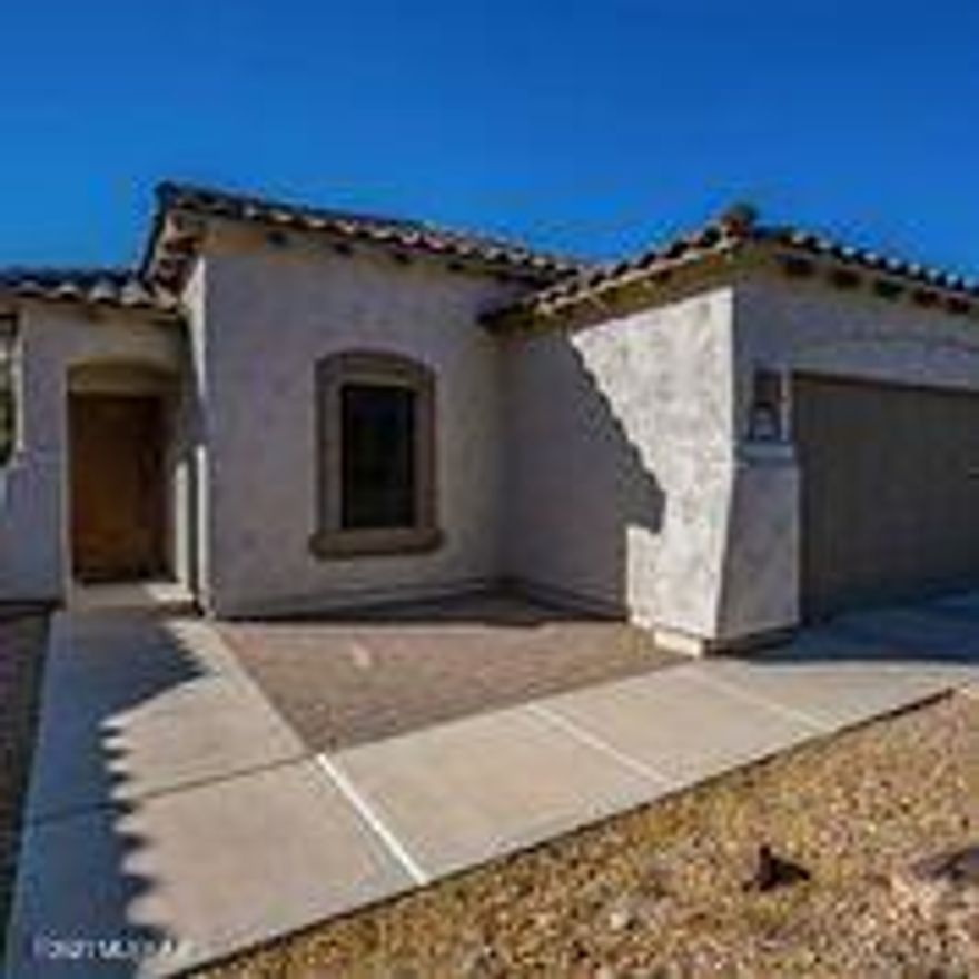 Turn key move in ready 3 bedroom 2 bath with den. Home has new stainless steel appliances can be gas or electric, newly painted interior, new kitchen faucet and disposal and new blinds. You can walk out your front door to enjoy one of the many parks throughout Rancho Sahuarita. Built in fire pit and gas ready hookup.