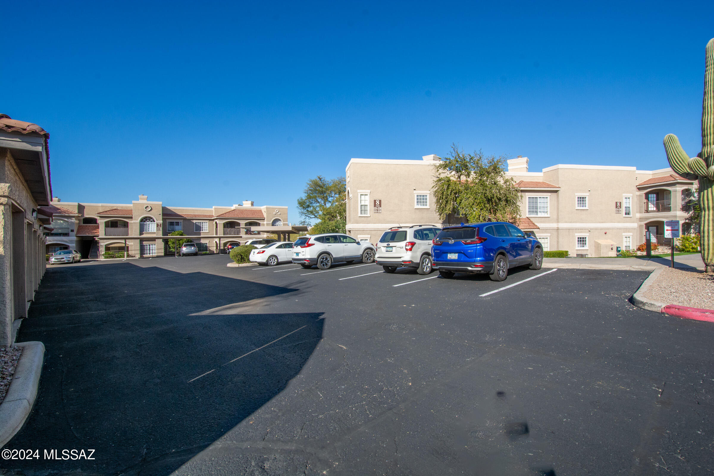 The Boulders at La Reserve Condominiums - Residential