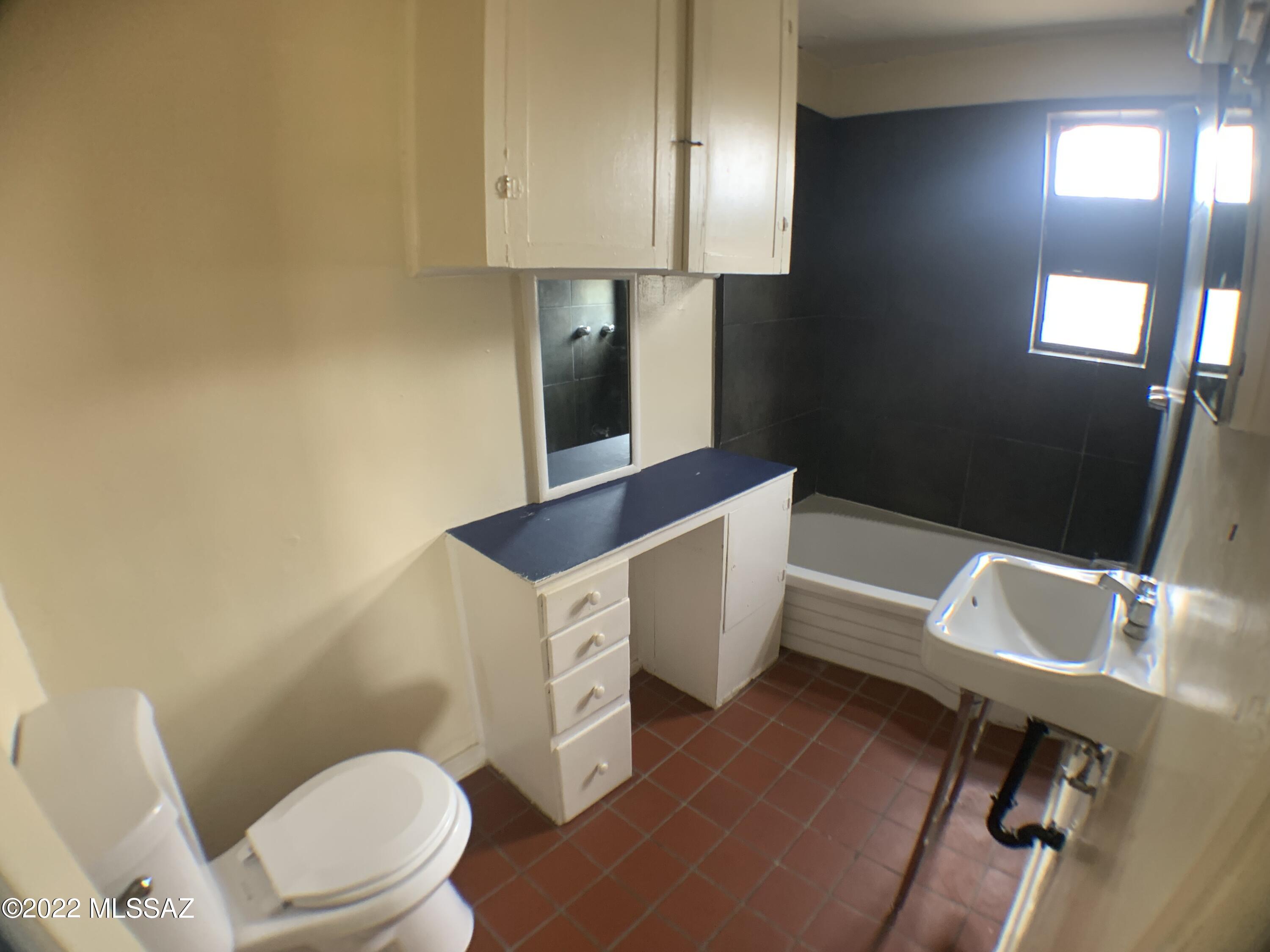 Unsubdivided - Residential Lease