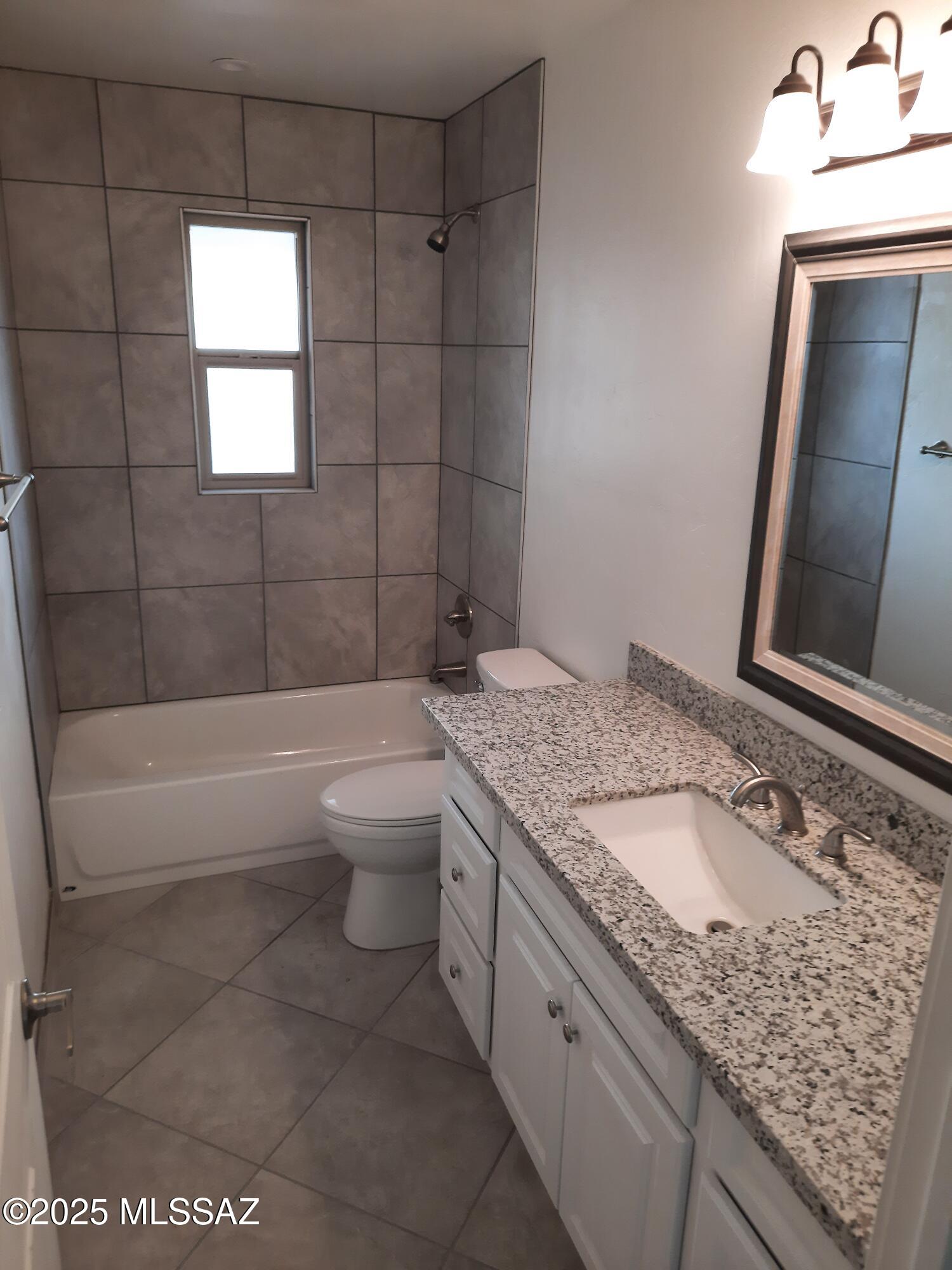 132 W Jacinto Street
