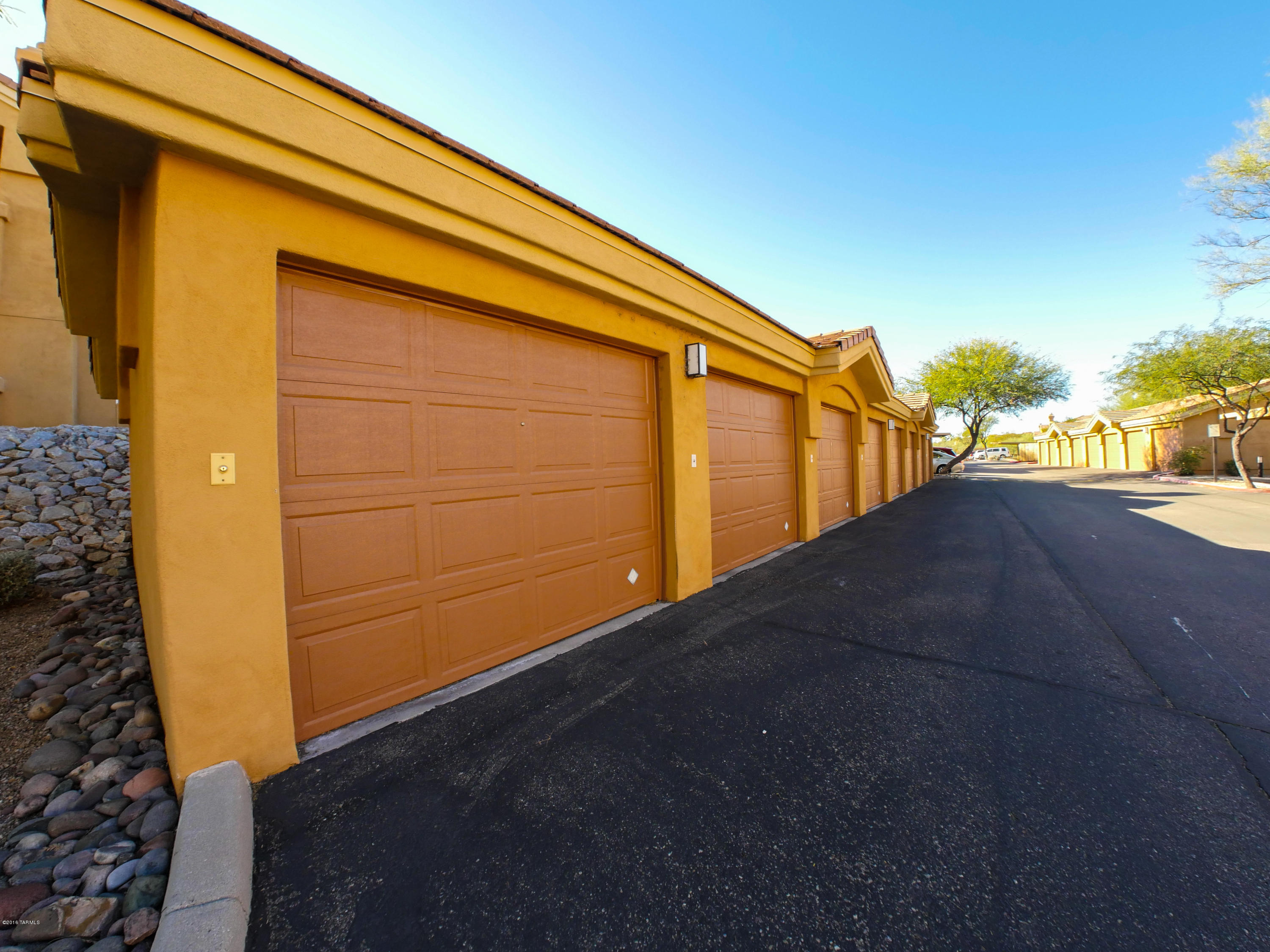 Pinnacle Canyon Condominium - Residential