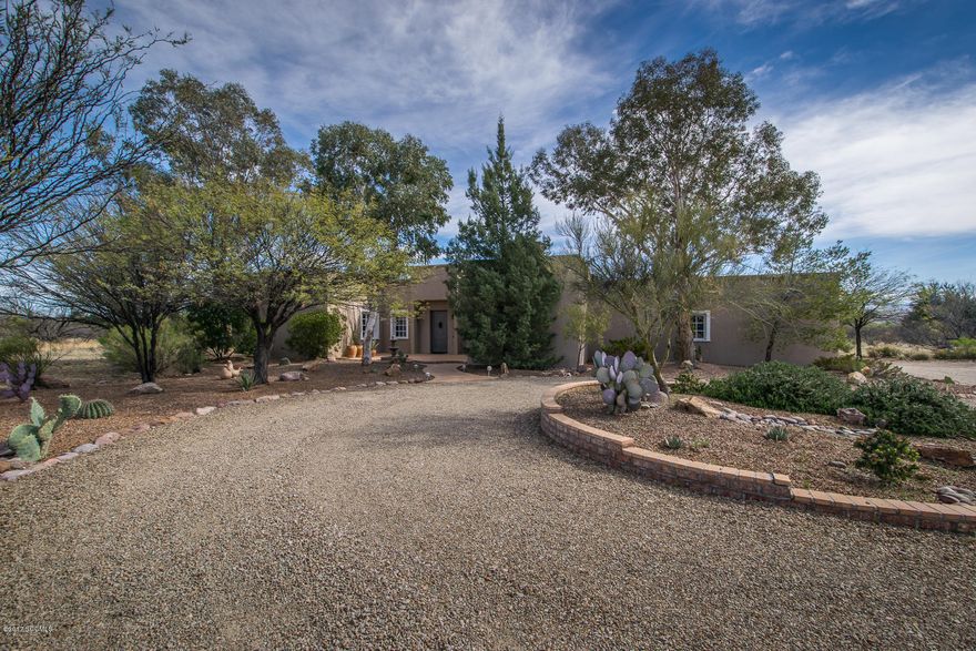 Enjoy the tranquil Tubac Lifestyle in this charming custom built home located on a quiet street in Tubac Valley Country Club Estates Sub-division.Open foyer entry provides mountain views and an overview of the beautifully landscaped rear courtyard w/heated pool and spa and a built in BBQ.lots of light,2 fireplaces,large laundry room add to the many features of this home. A MUST SEE!![] Select furnishings available w/SBOS