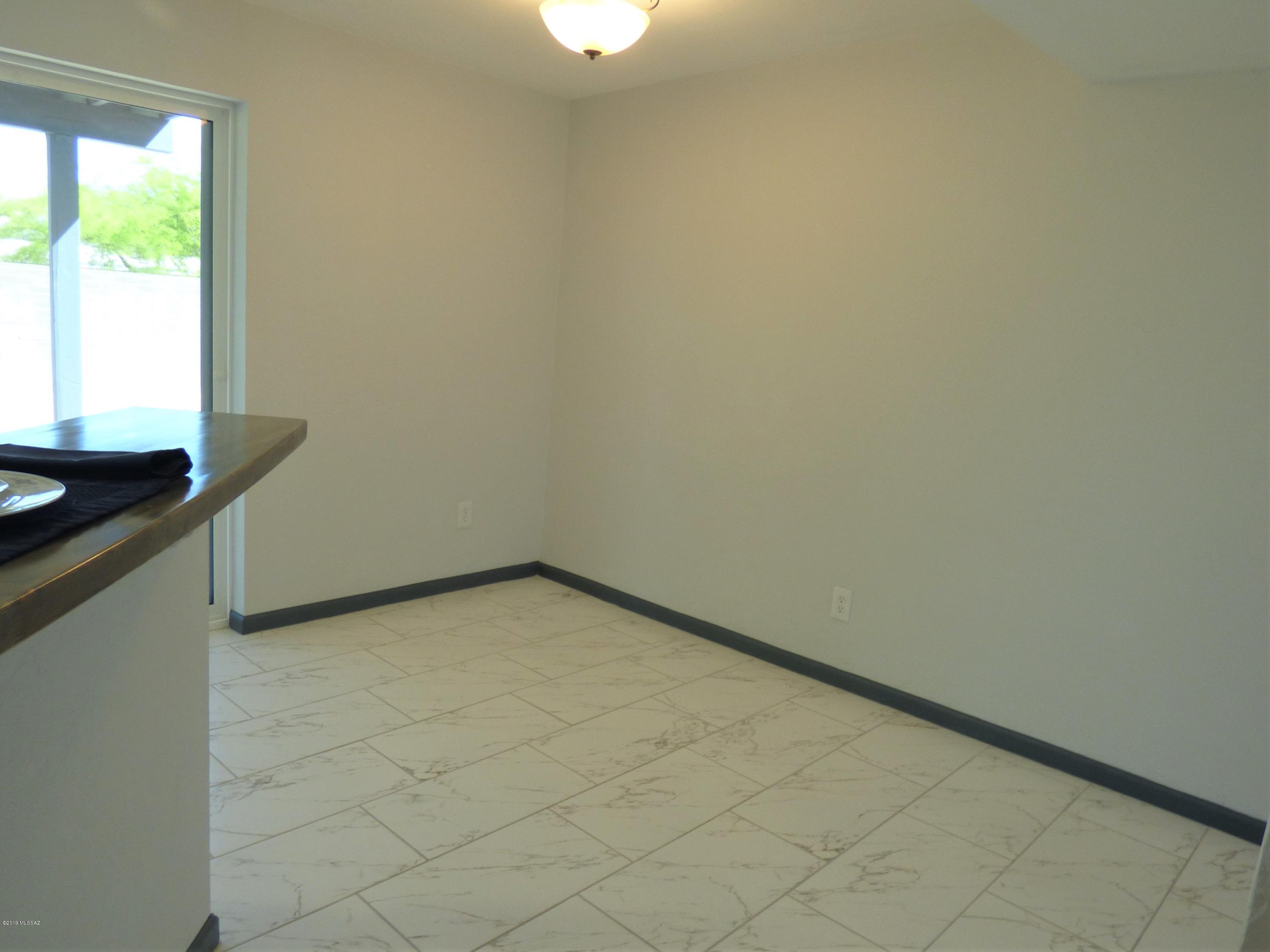 Broadway East (1-112) - Residential