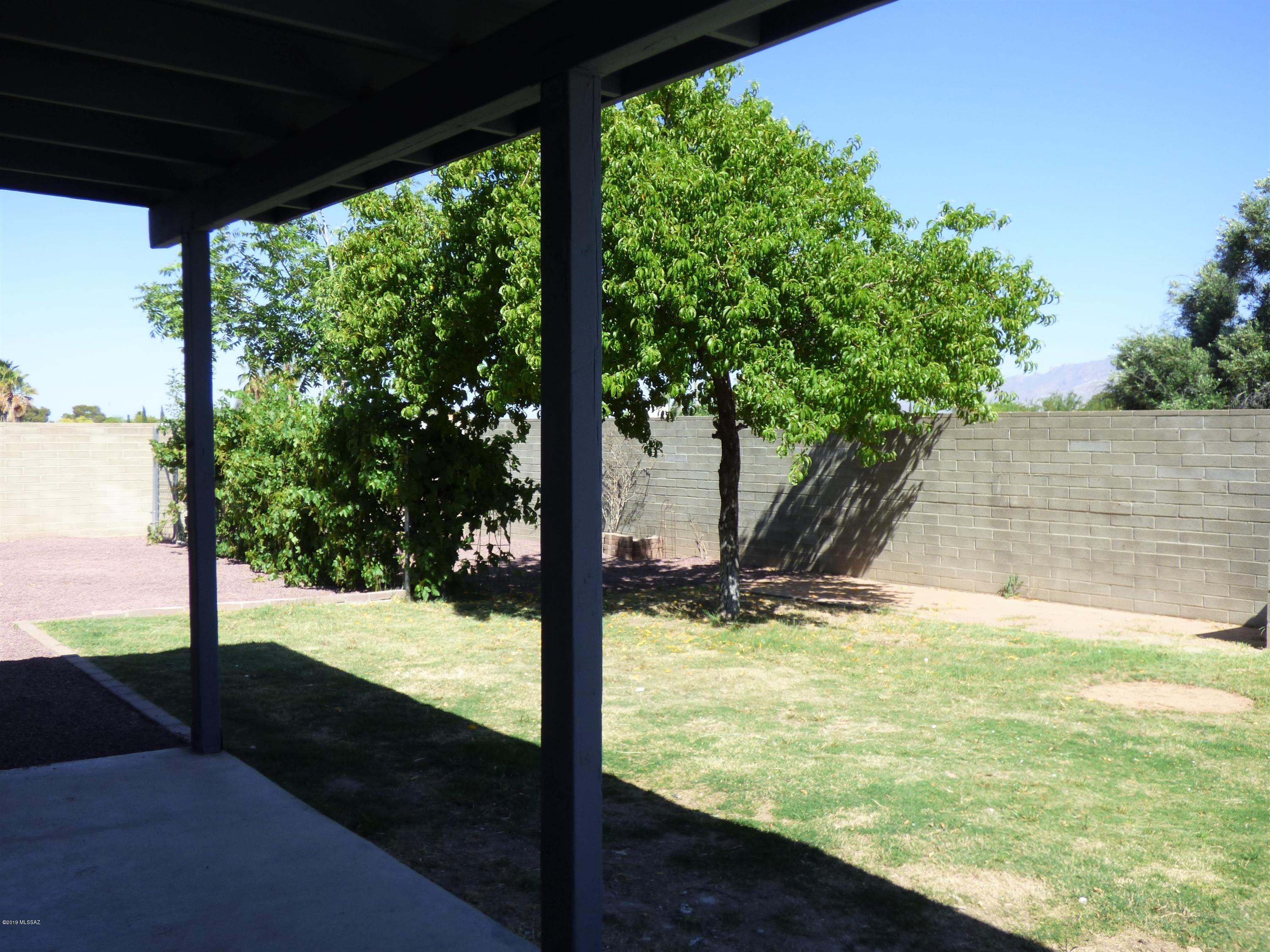 Broadway East (1-112) - Residential