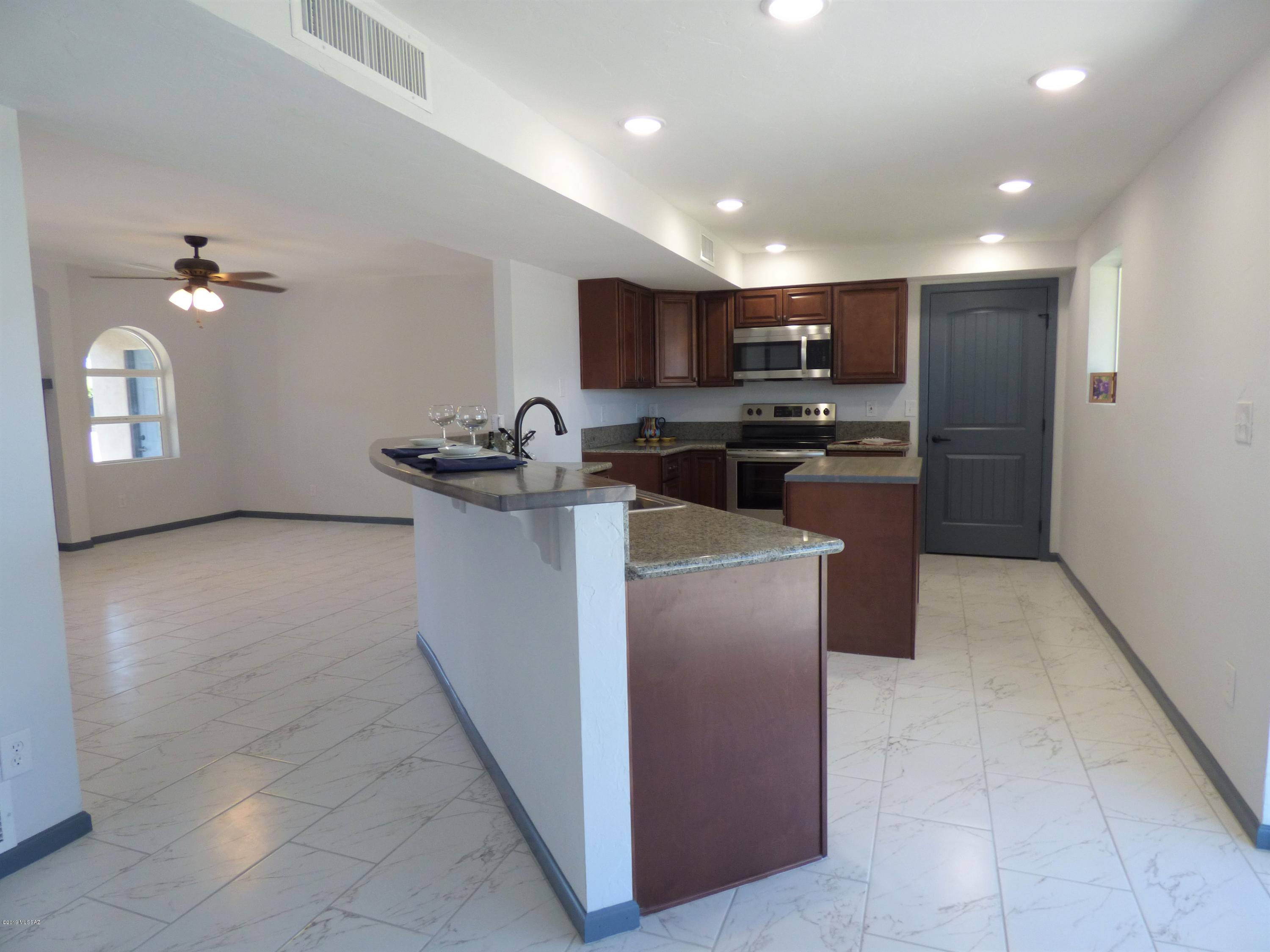 Broadway East (1-112) - Residential