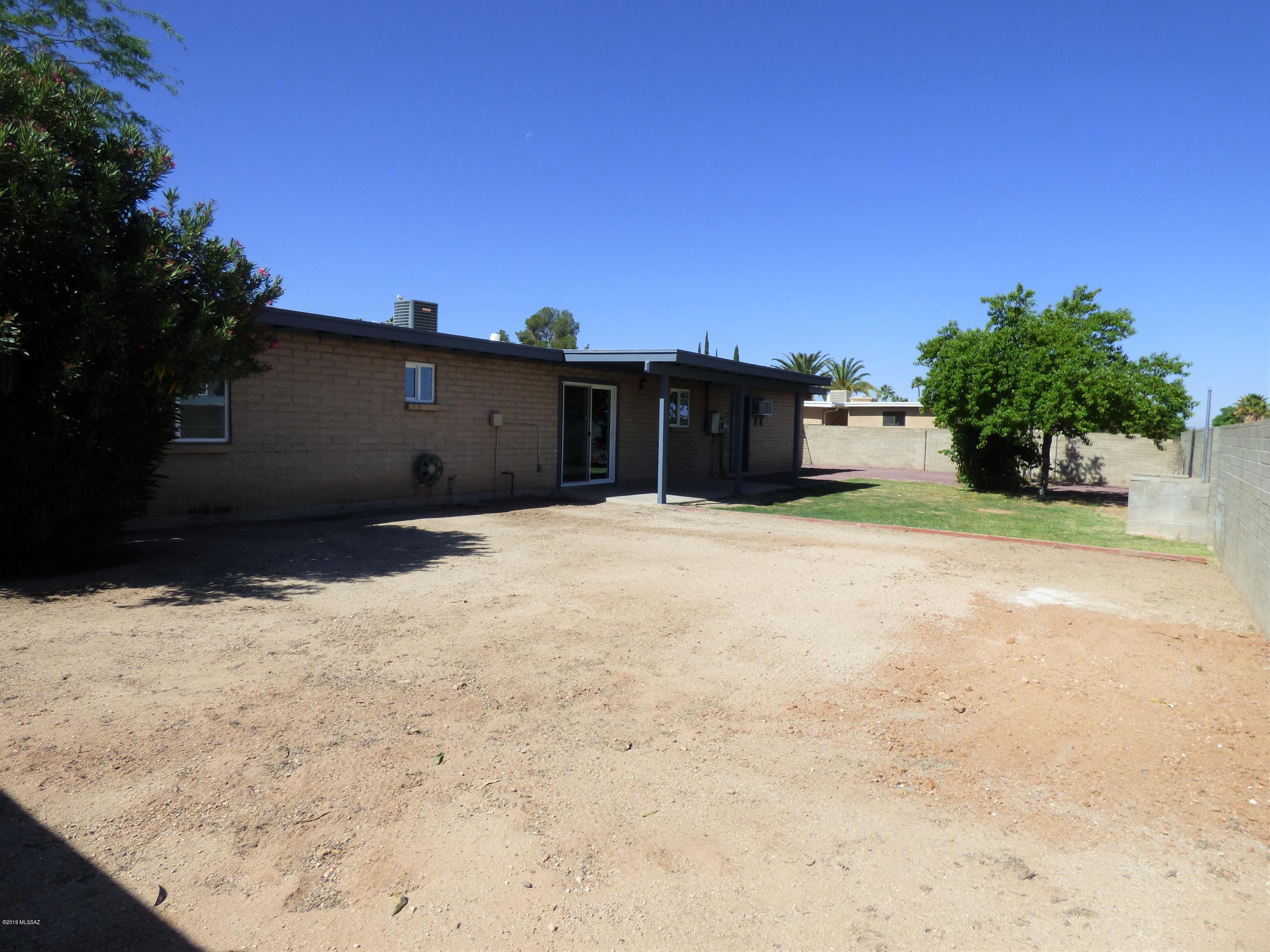 Broadway East (1-112) - Residential