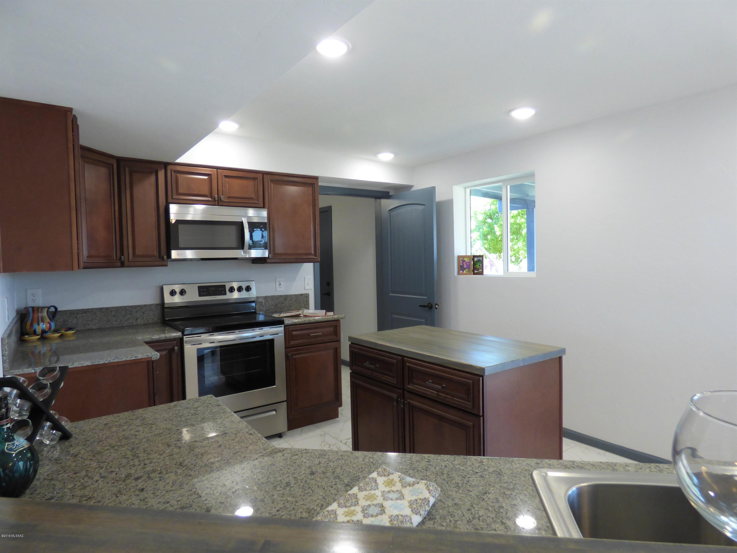Broadway East (1-112) - Residential