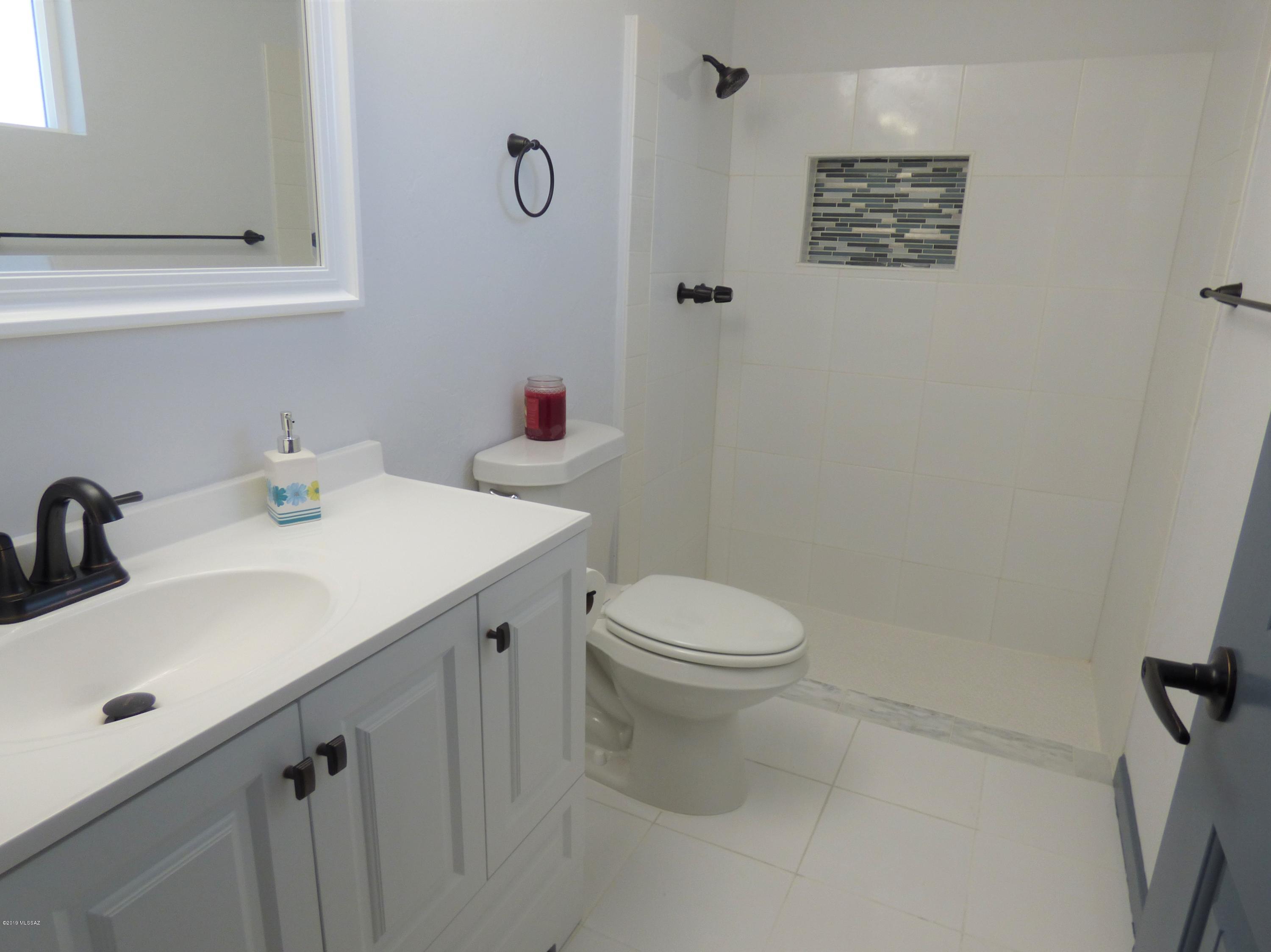 Broadway East (1-112) - Residential