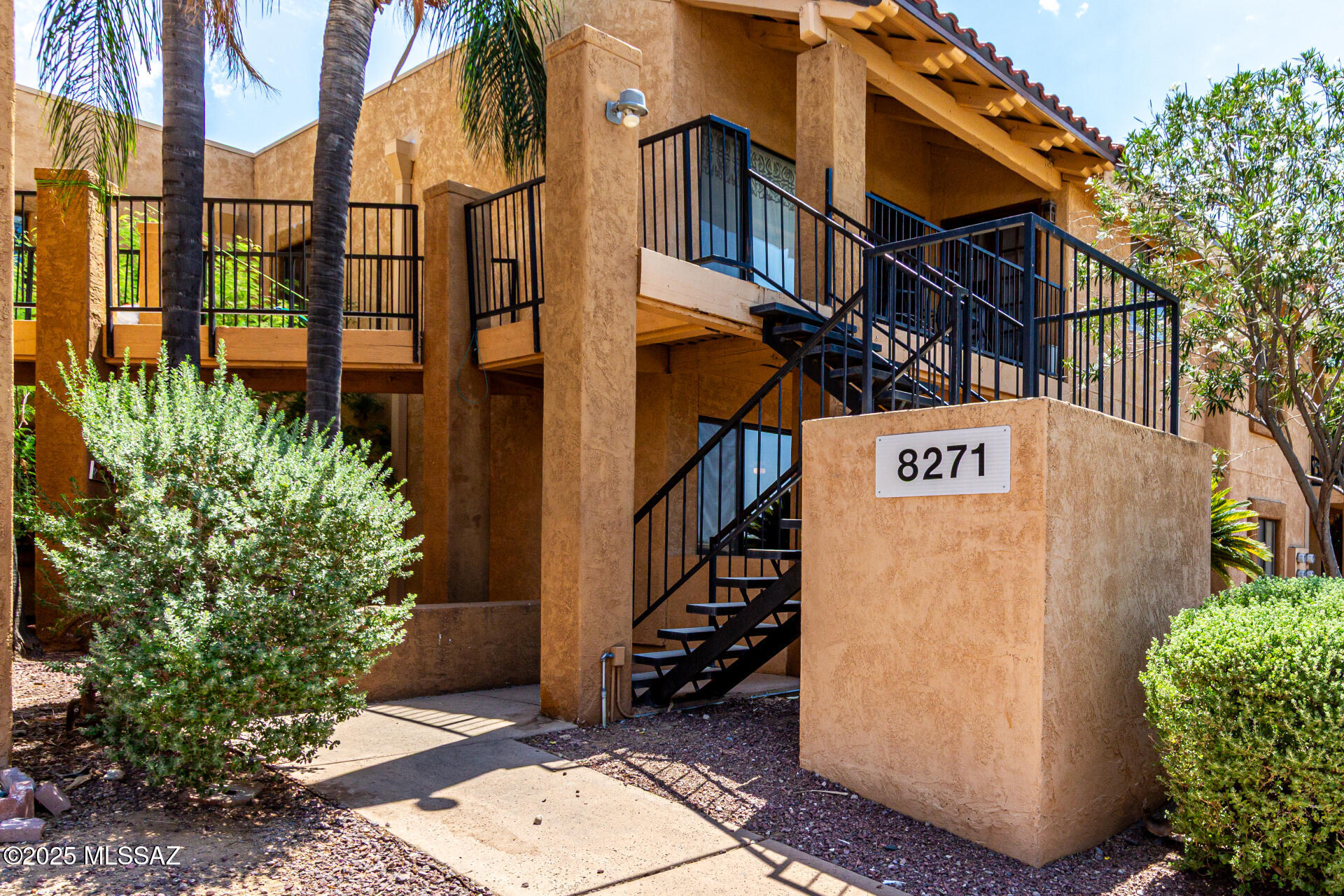 8271 N Oracle Road 146