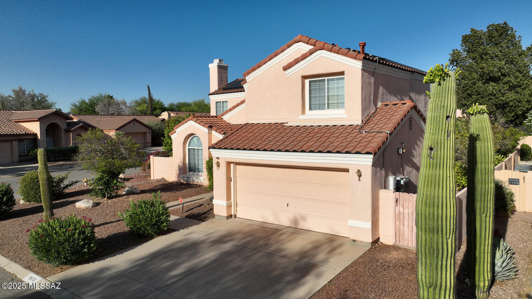 9870 N Meadow Flower Place