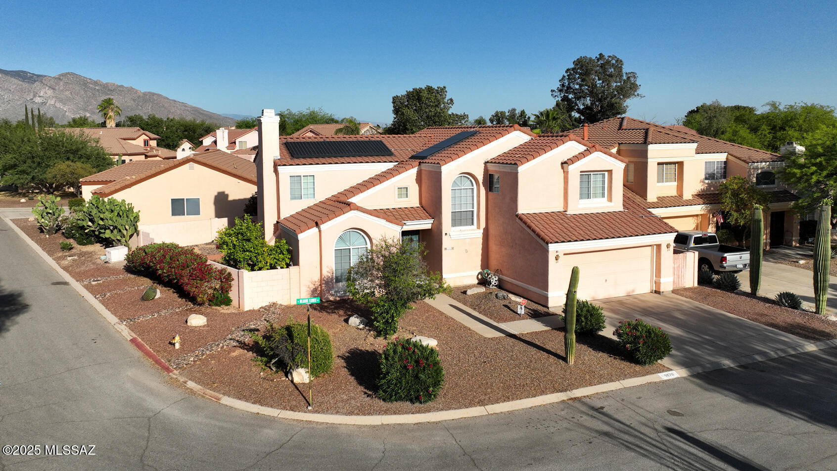 9870 N Meadow Flower Place