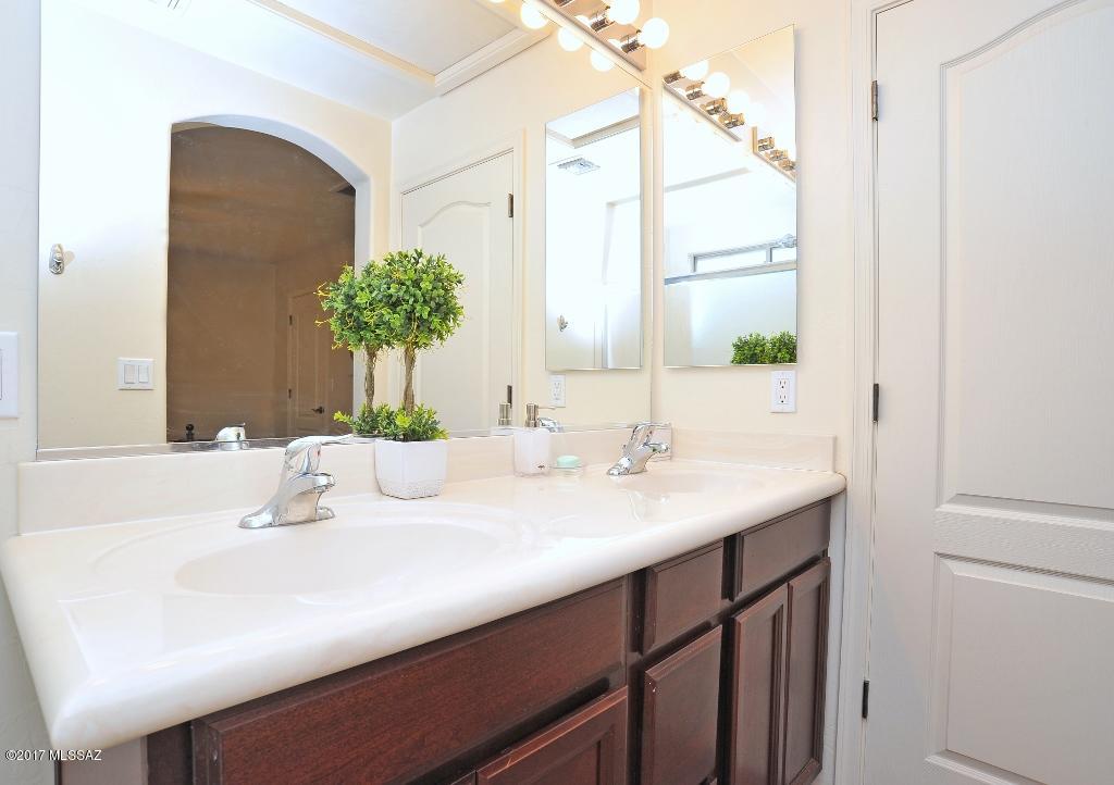Paseo del Rio - Residential Lease