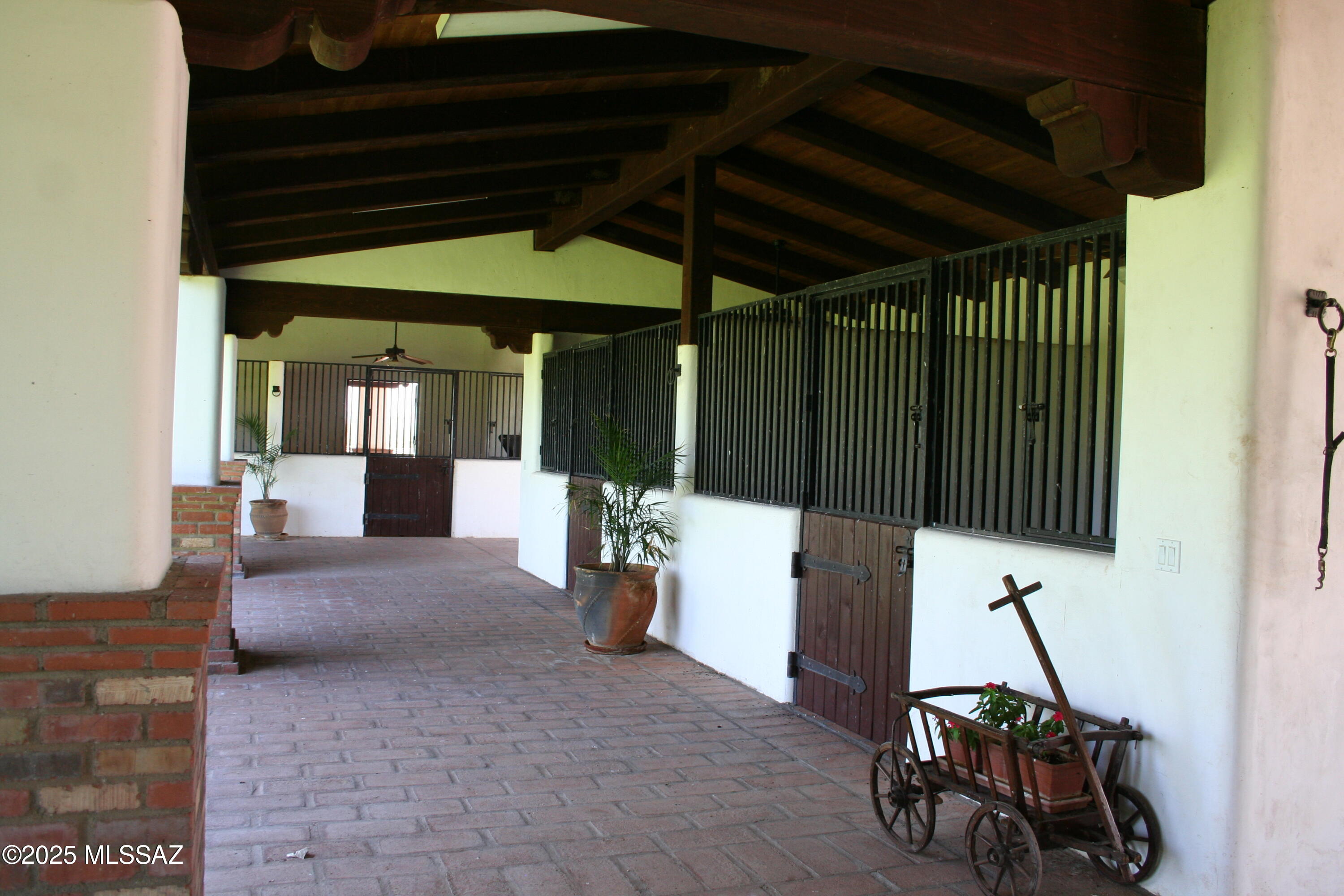 131-2 Amado Montosa Road