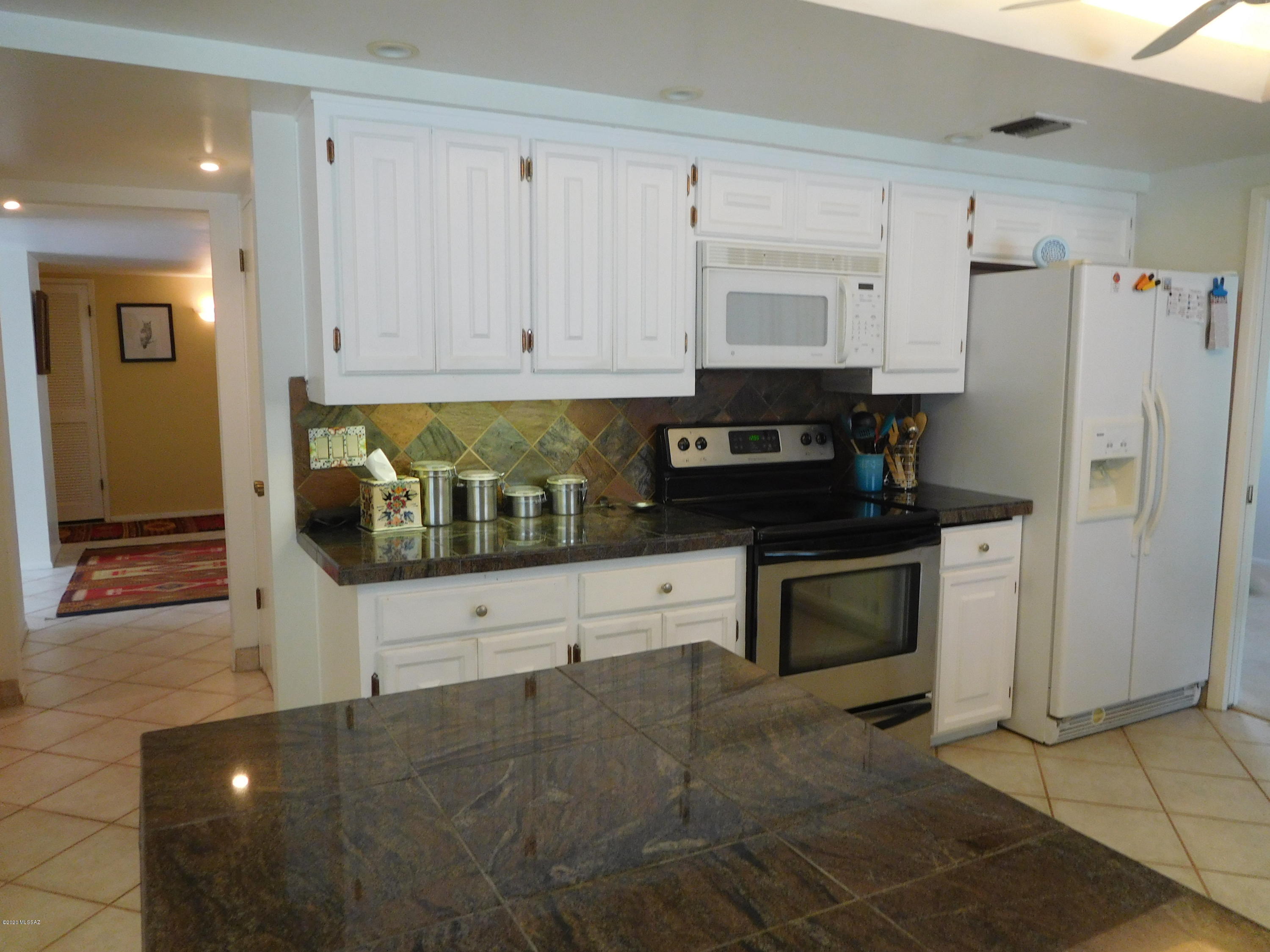 Casas Del Oro Norte (89-130) - Residential