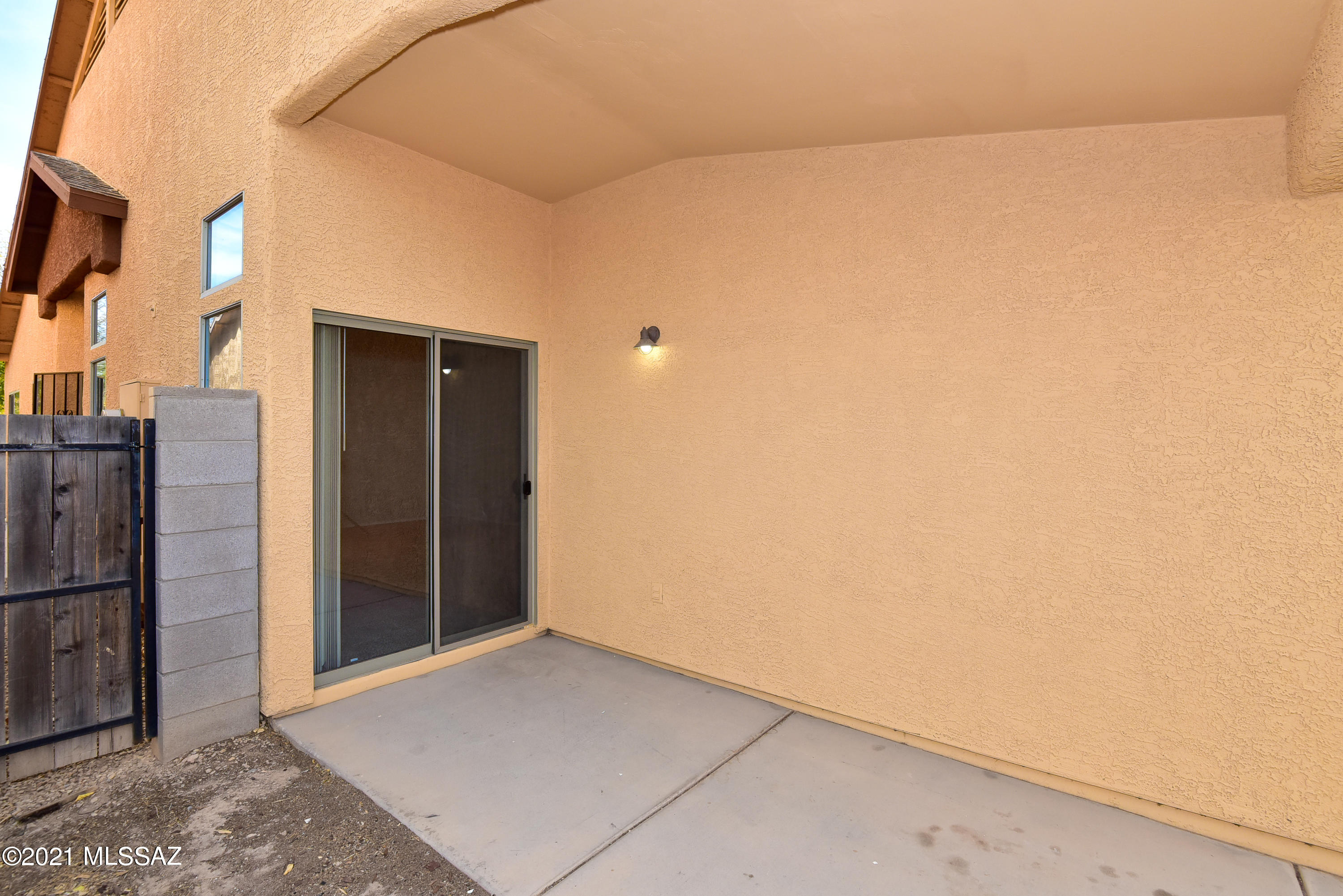 Tres Pueblos - Residential